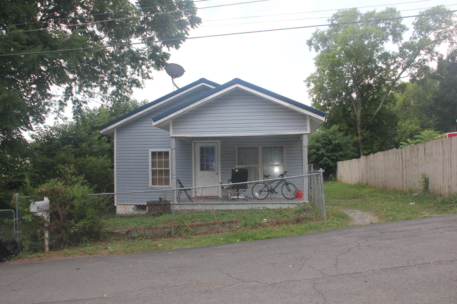 205 W Waterworks Street — photo