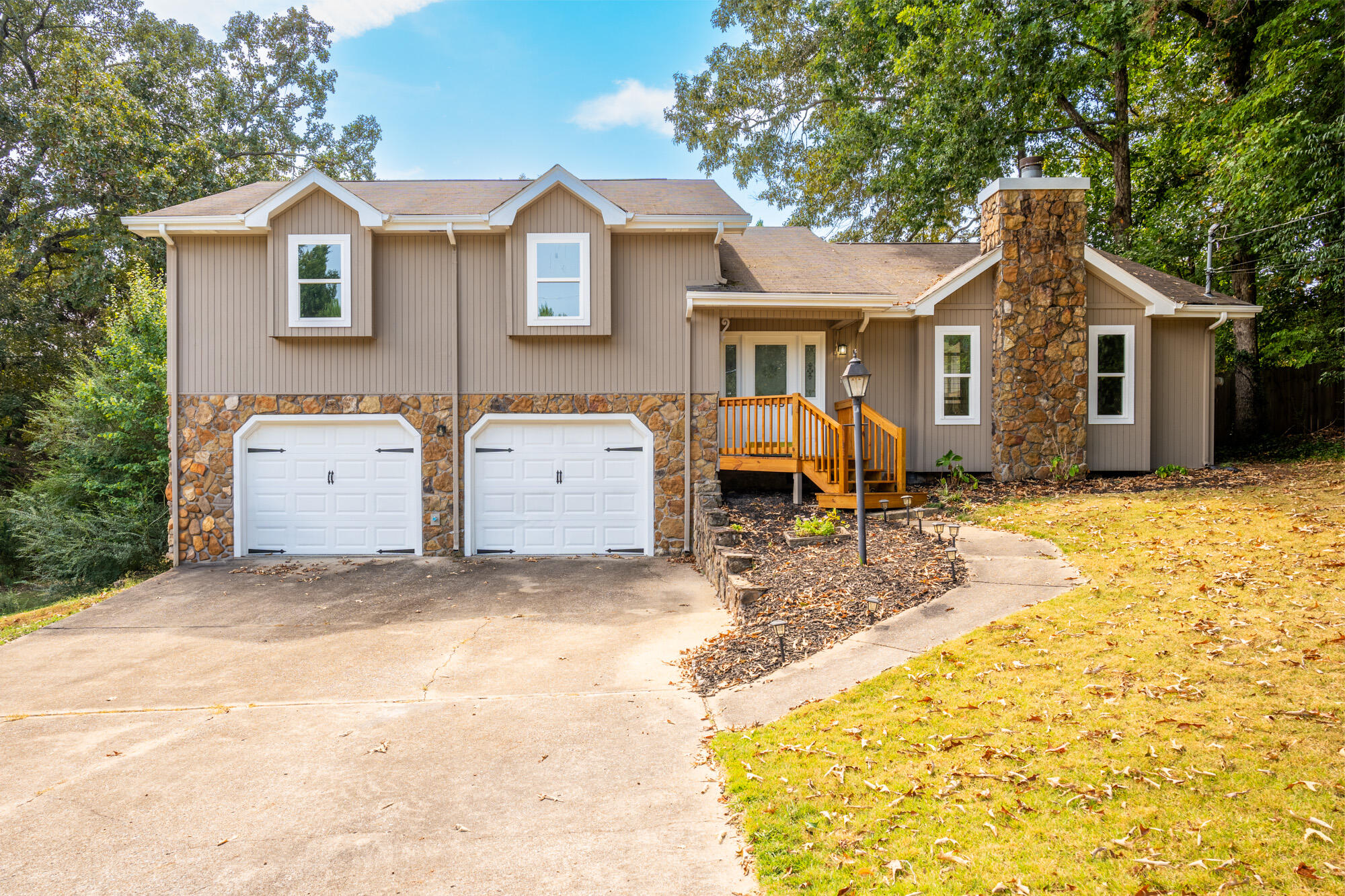 2418 Cedar Creek Drive — photo