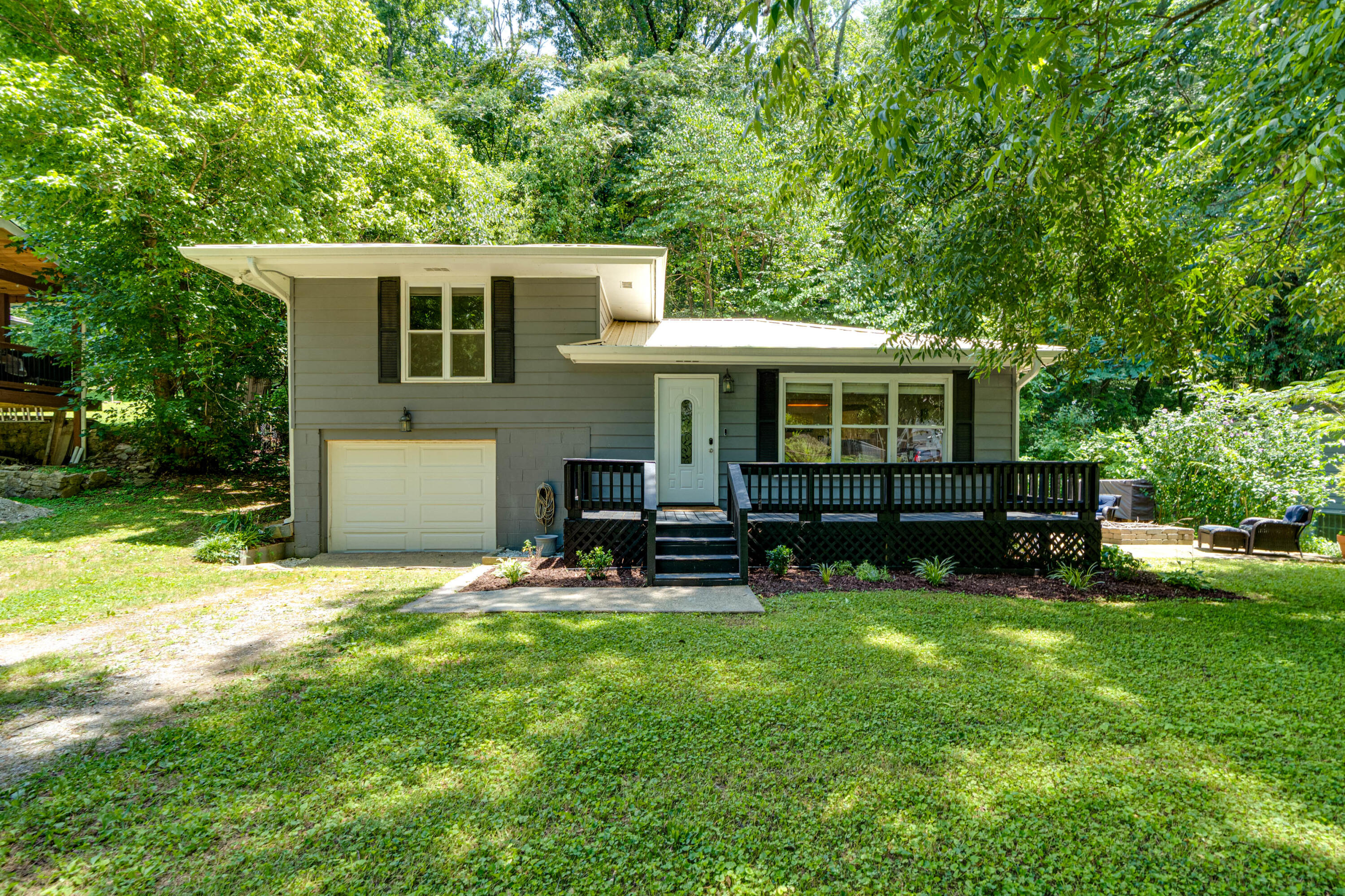 510 Lullwater Road — photo