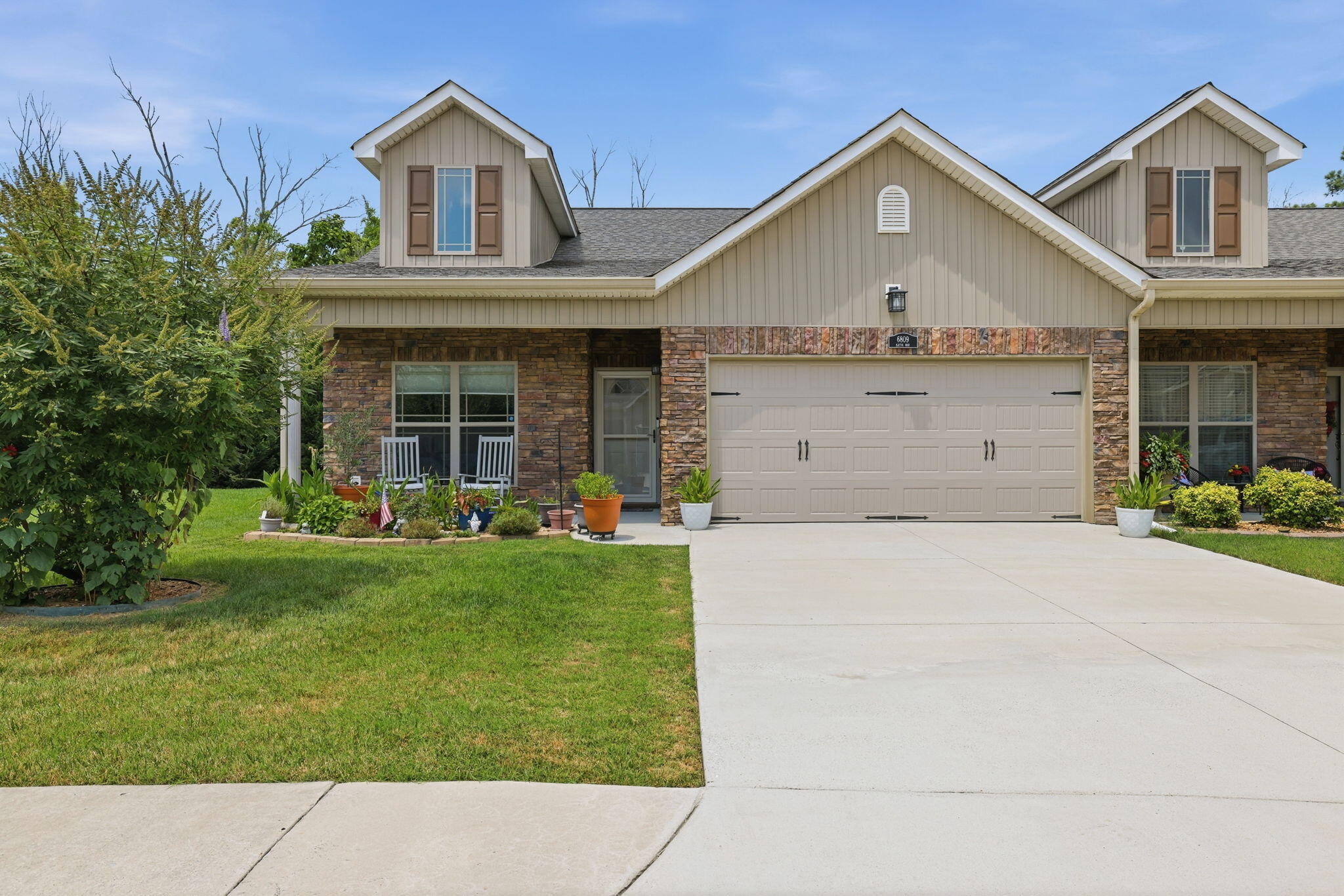 6809 Satya Way — photo