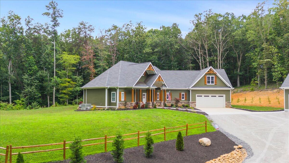 3710 River Road — photo
