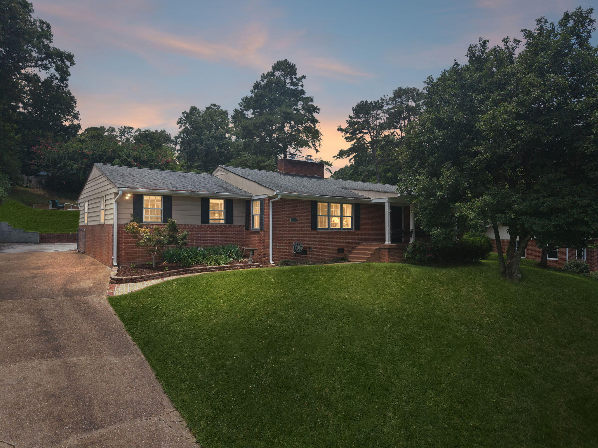 817 Belvoir Hills Drive — photo