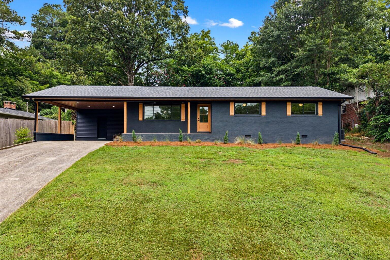 1400 Sherwood Drive — photo
