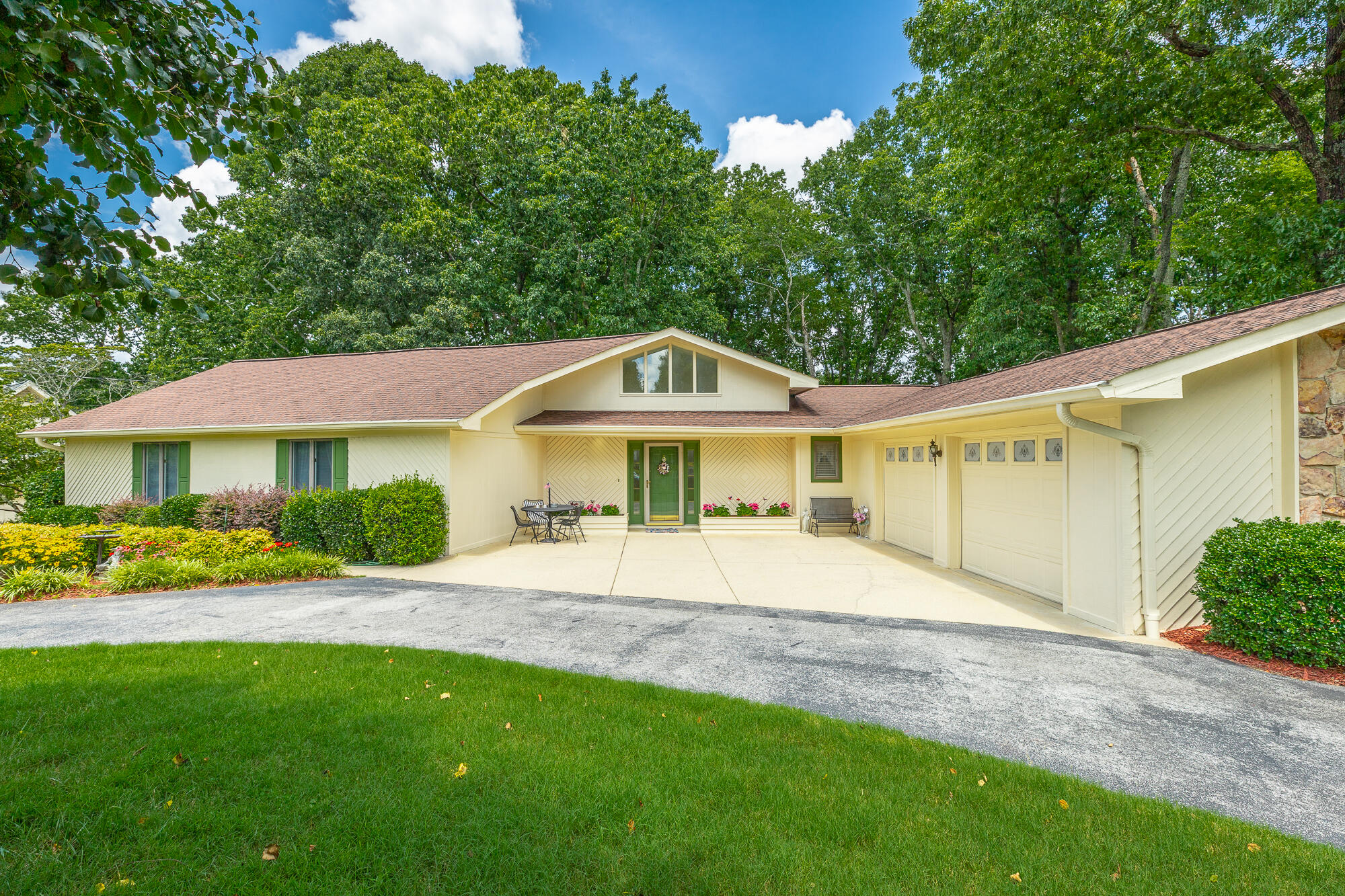 6422 Lake Shadows Circle — photo