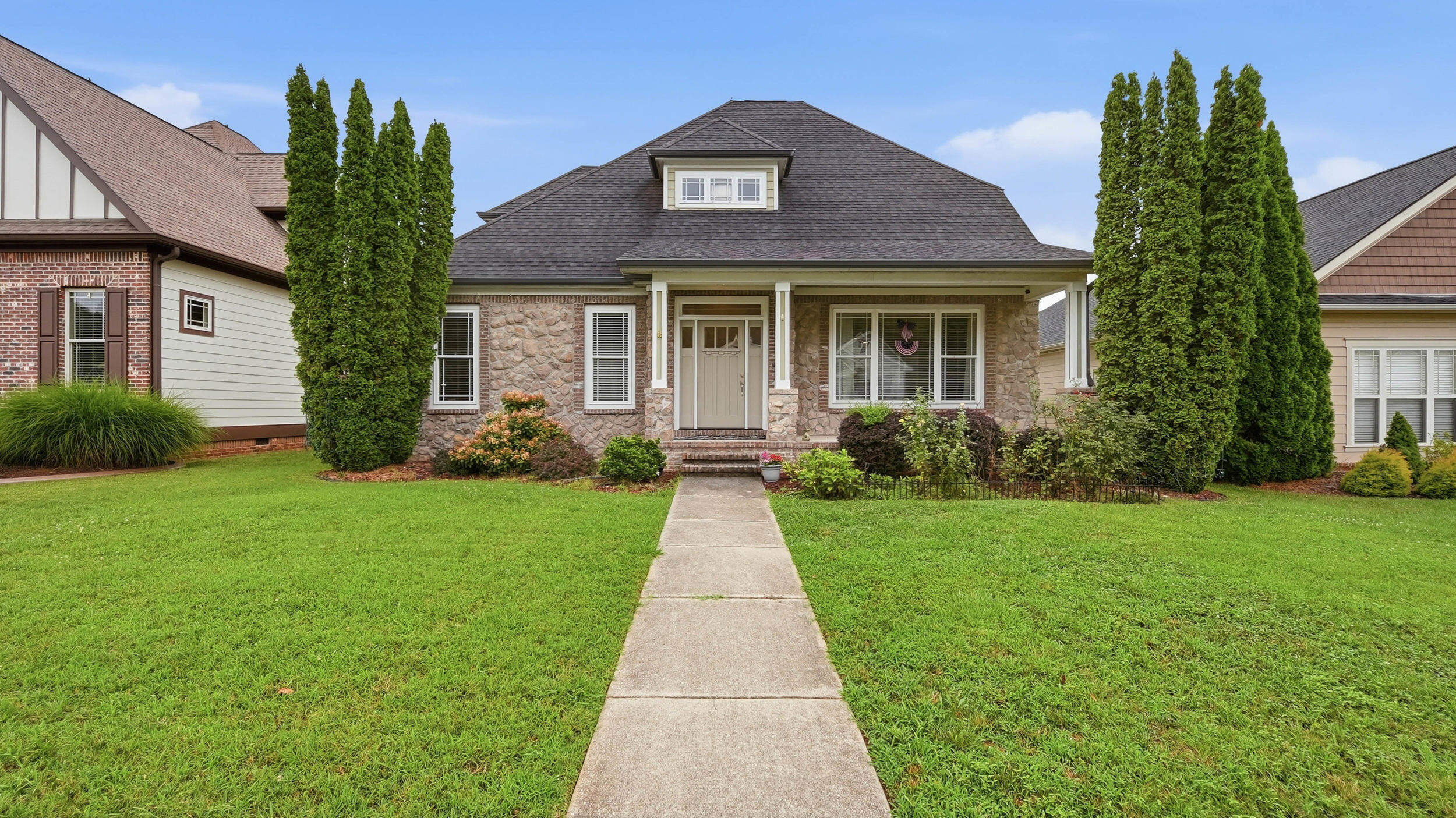 9712 Rookwood Circle — photo