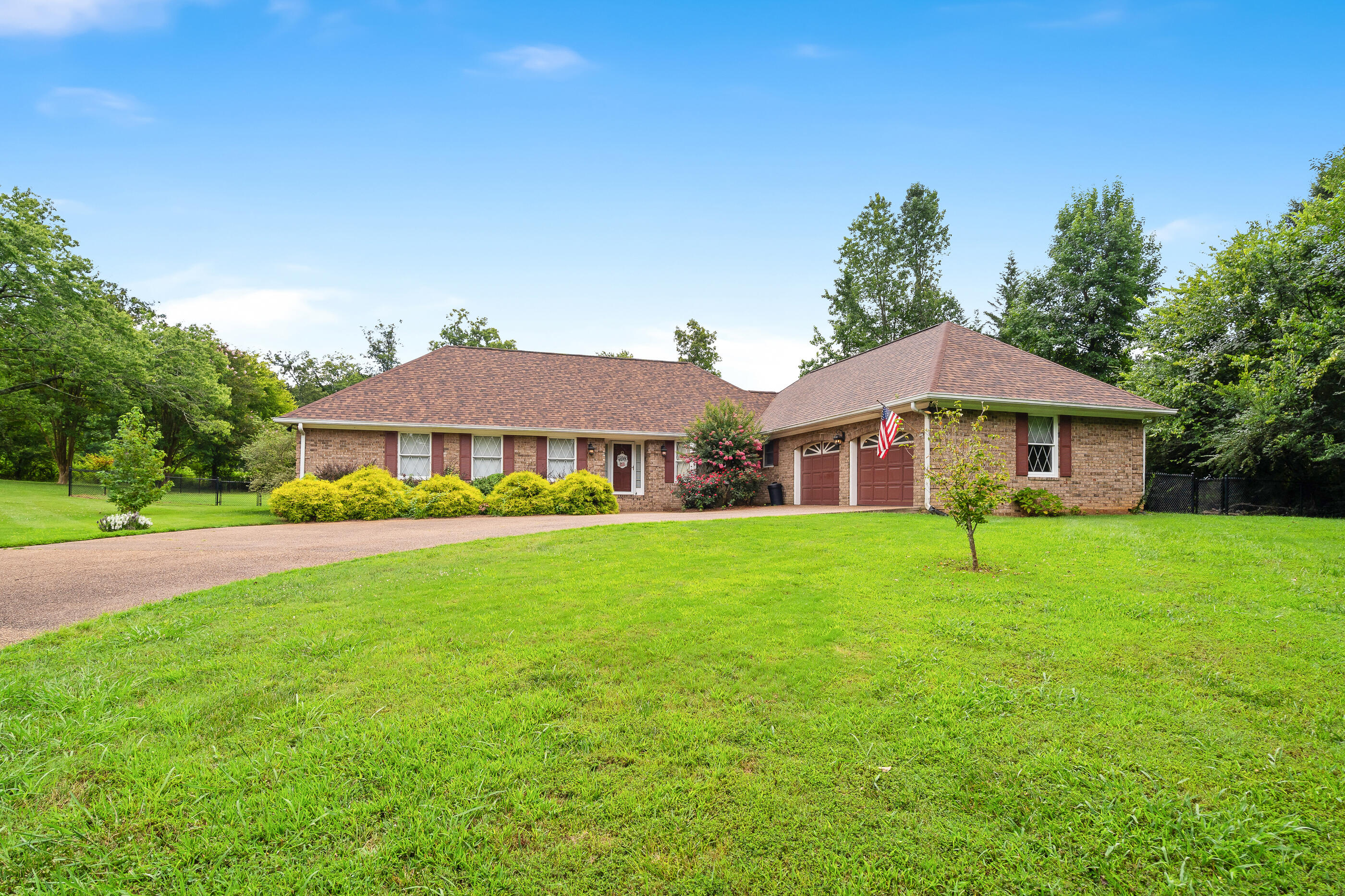 308 Pheasant Drive — photo
