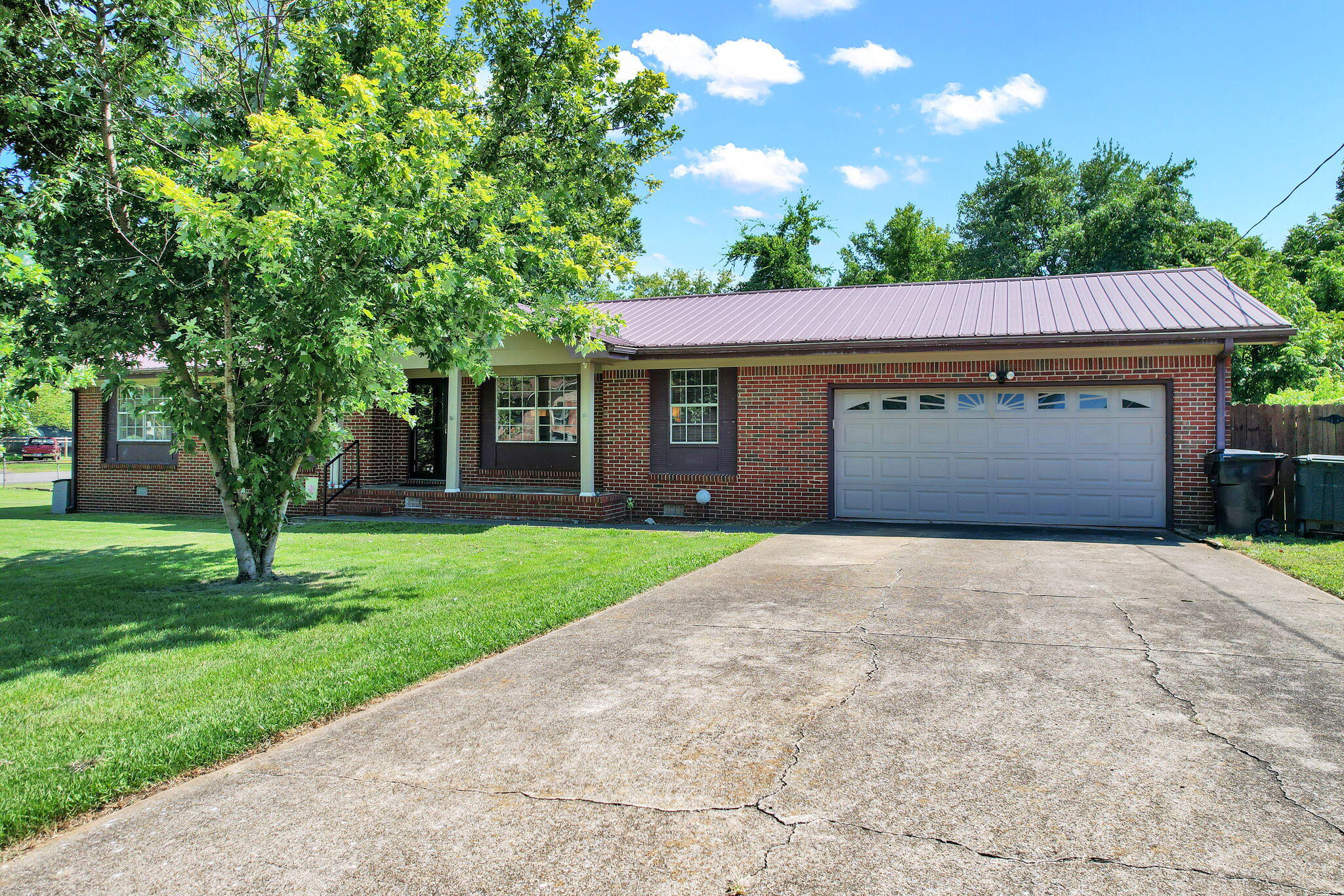 2805 Lilac Drive NW — photo