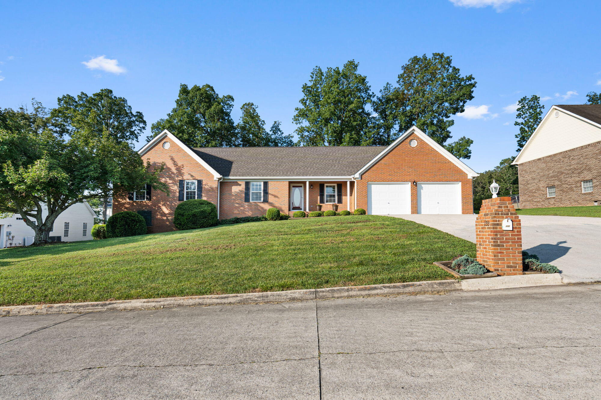 133 Rosewood Drive NE — photo