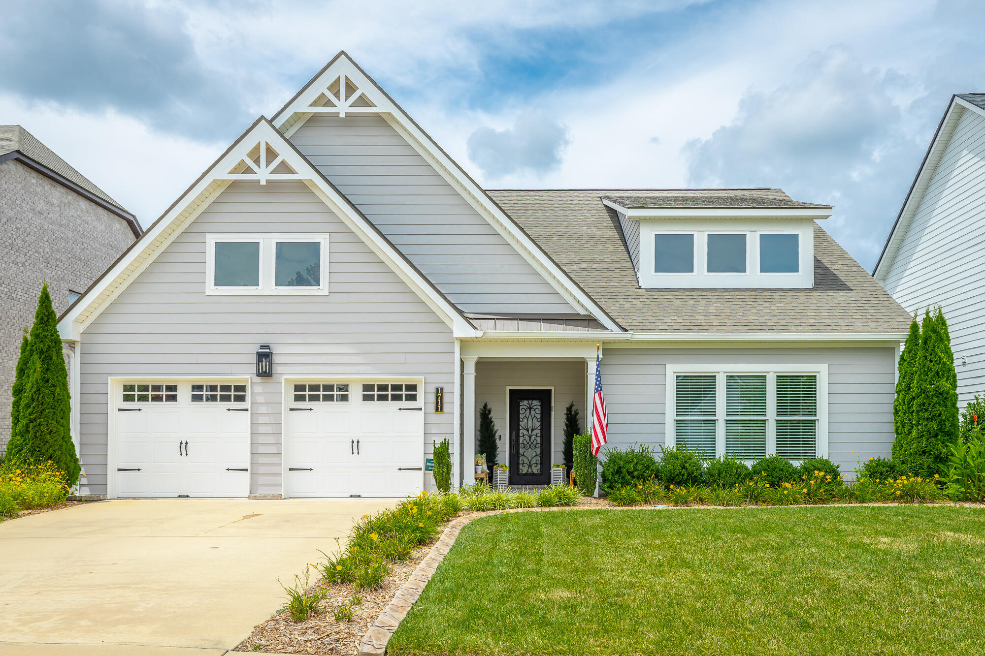 1711 Buttonwood Loop — photo