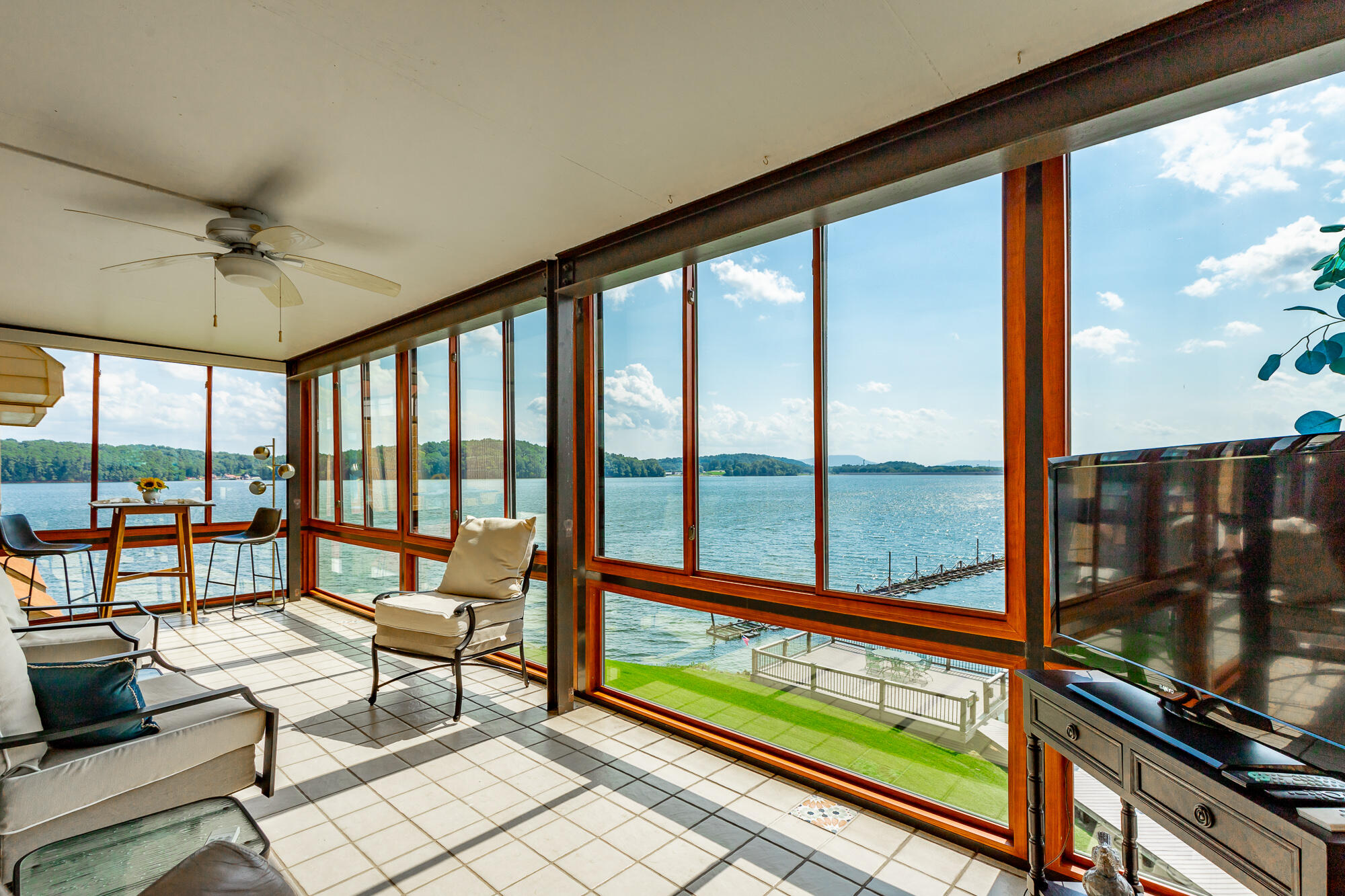 4346 Lakeshore Lane, 204 — photo