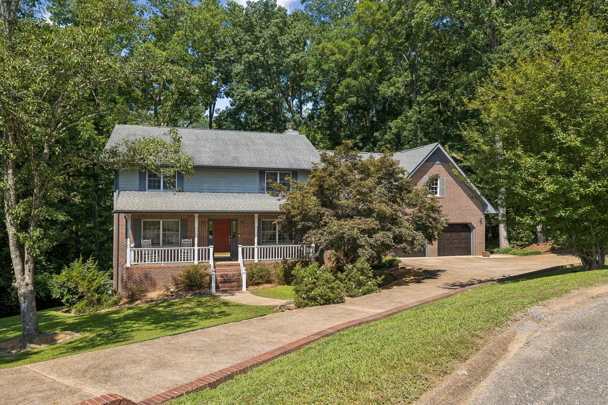 605 Stonebrook Drive — photo