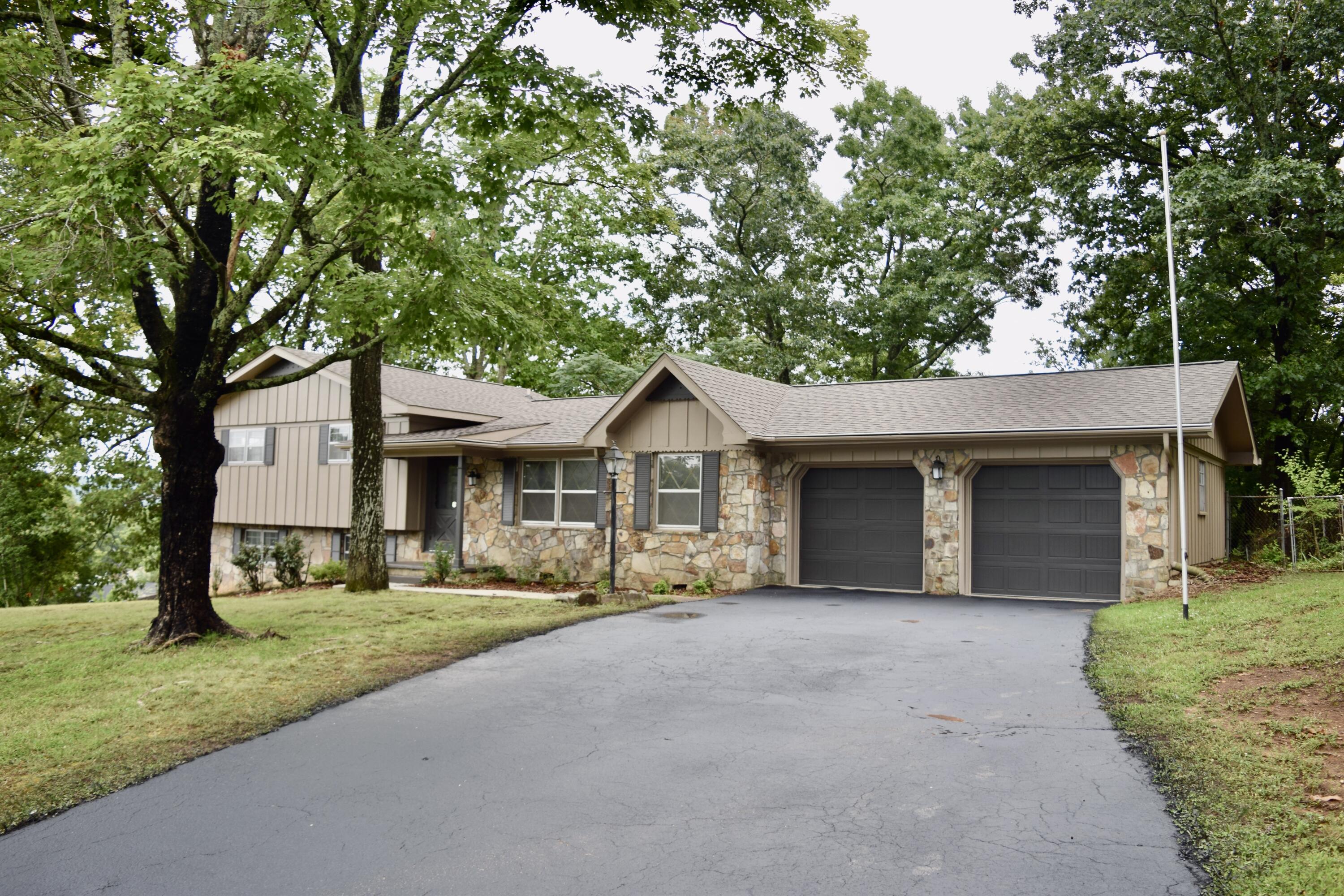 1324 Clearpoint Drive — photo