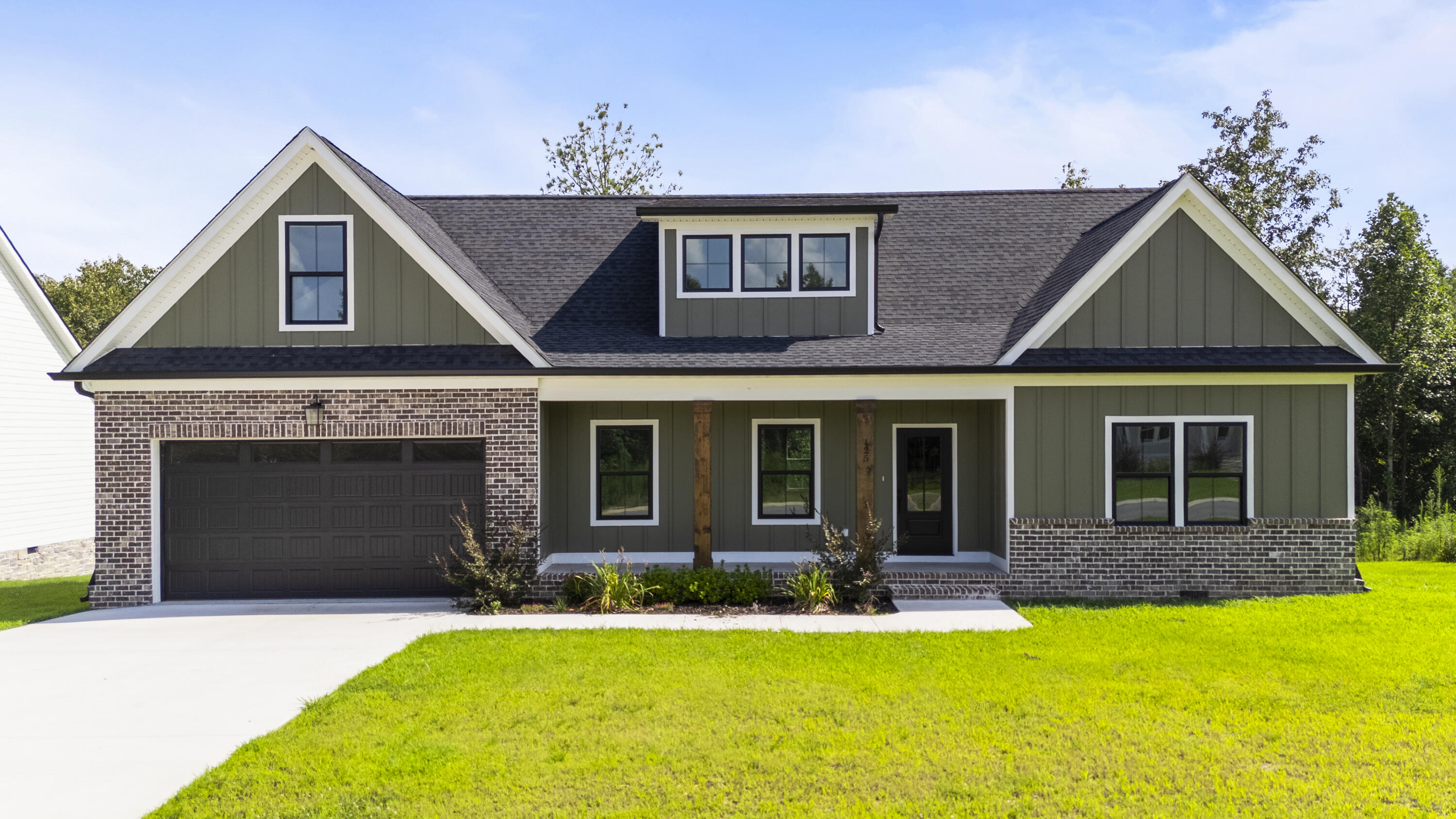 125 Cascade Drive — photo
