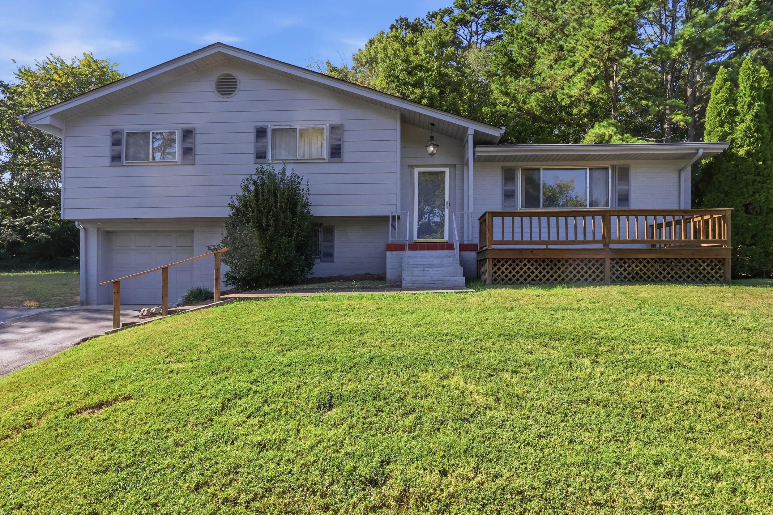 1127 Hillsboro Drive — photo