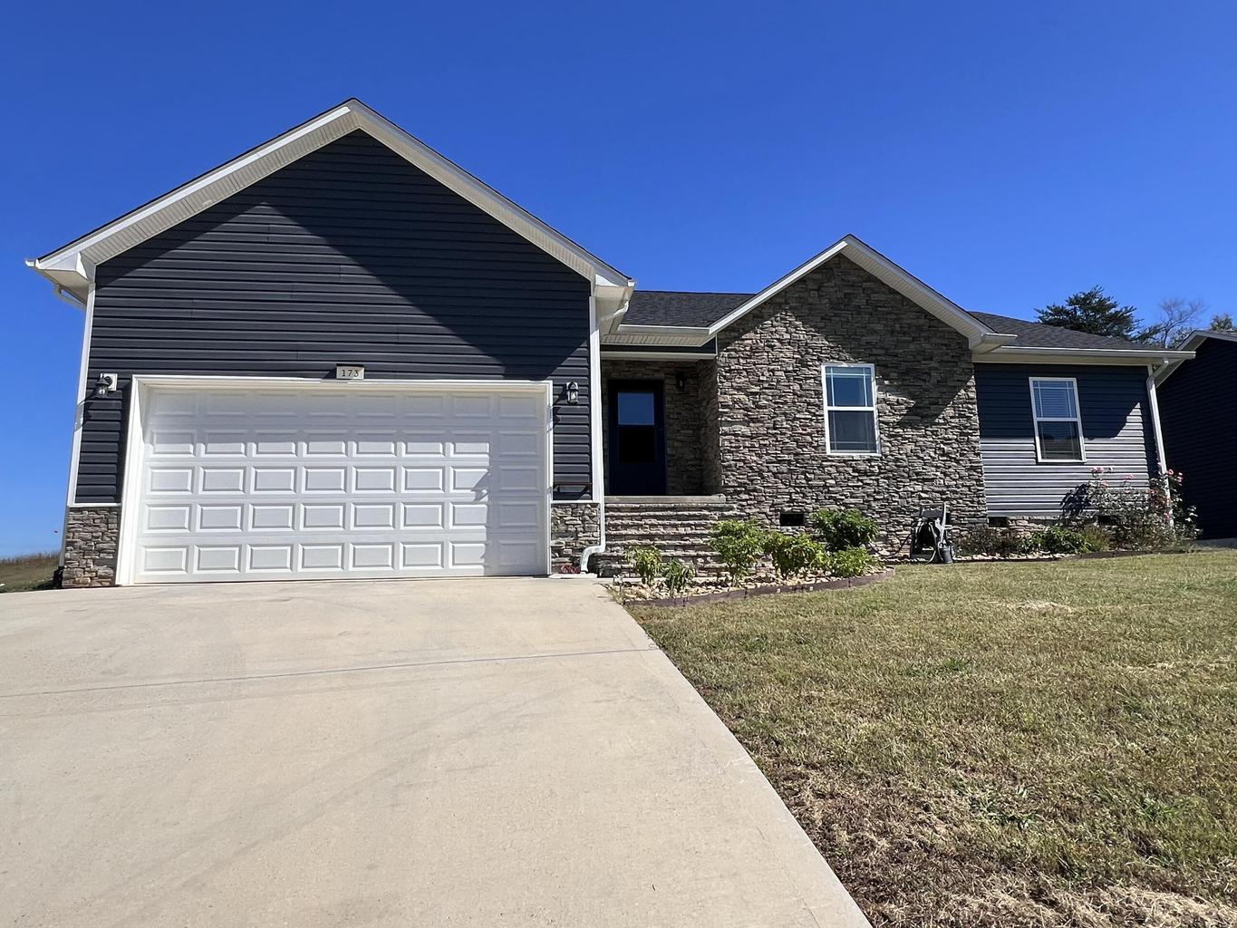 173 Mockingbird Lane — photo