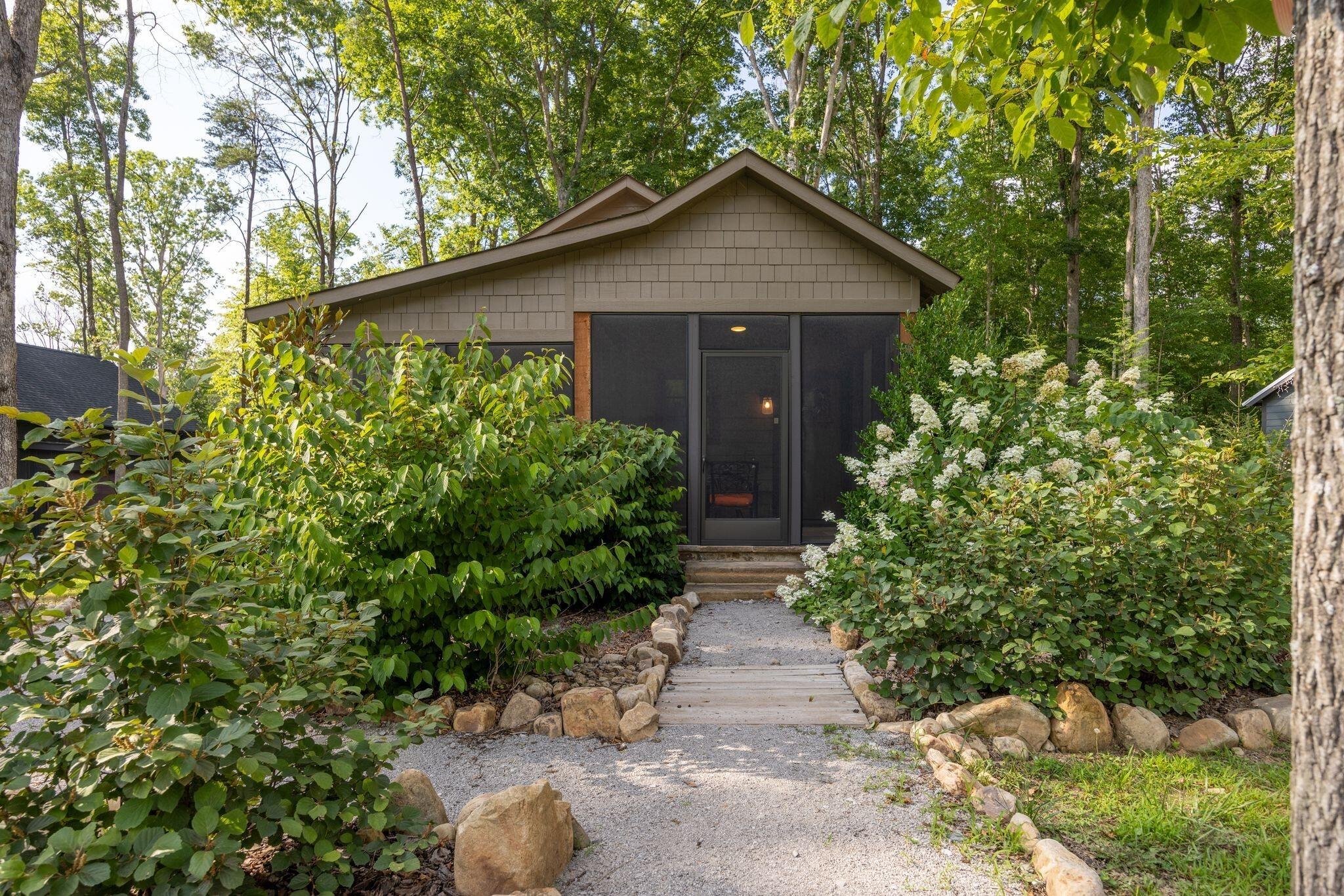 292 Waters Edge Way — photo