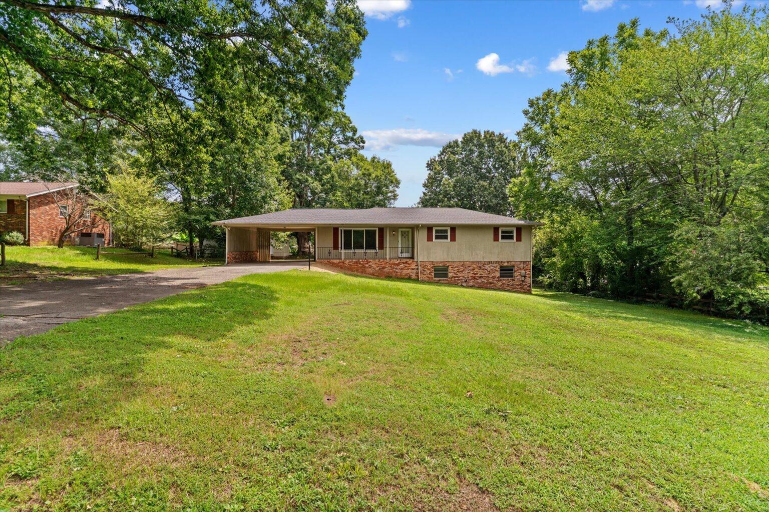 1907 Courtland Lane — photo