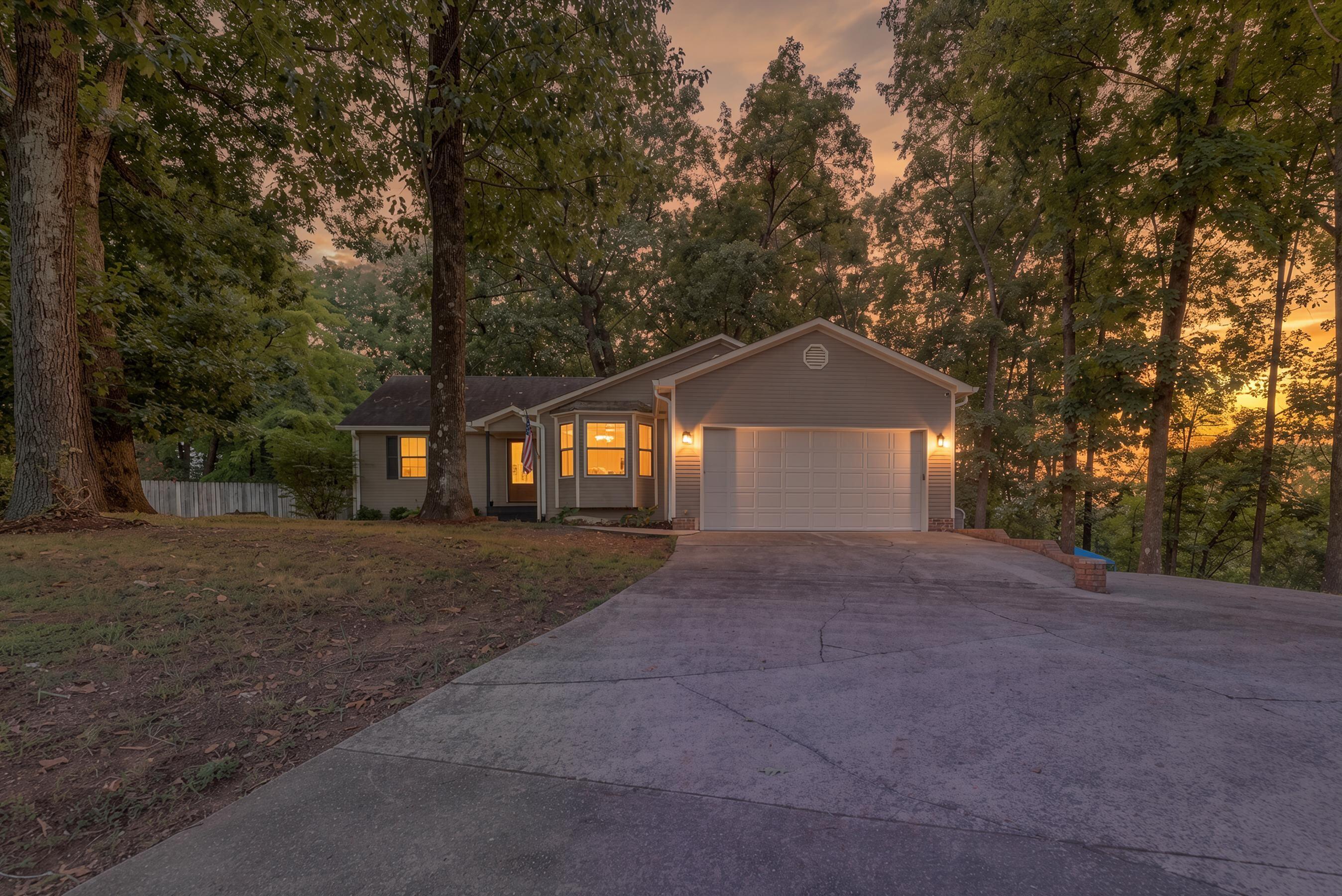 40 E Carolyn Circle — photo