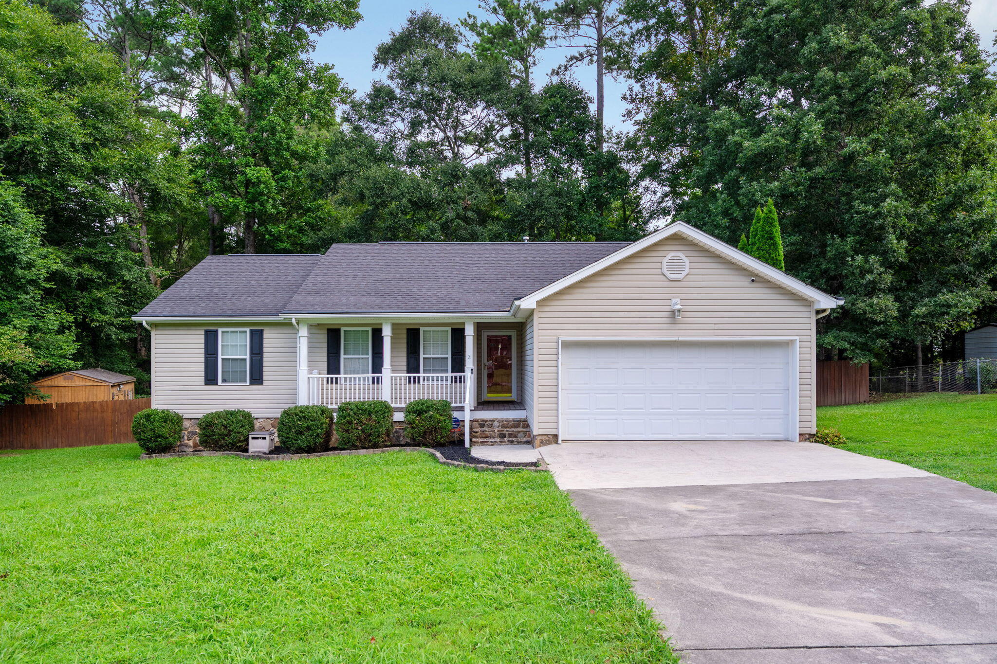 109 Oak Ridge Drive — photo