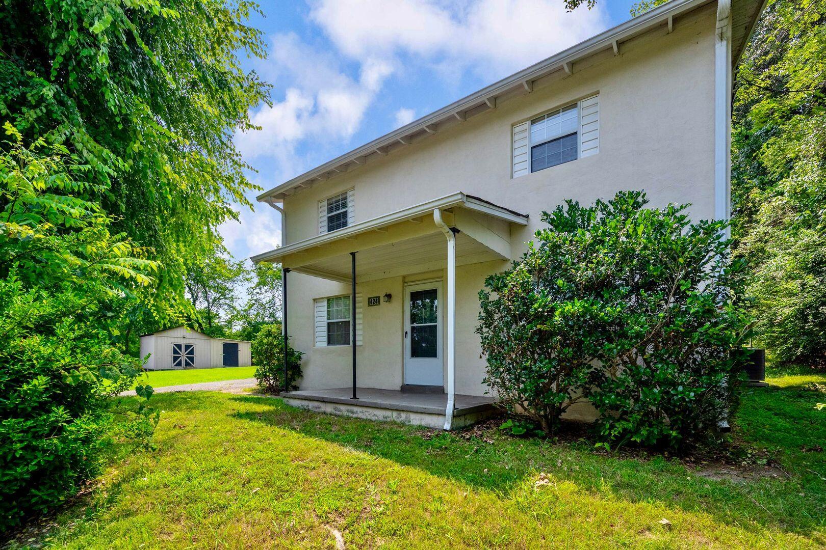 424 Hedgewood Drive — photo