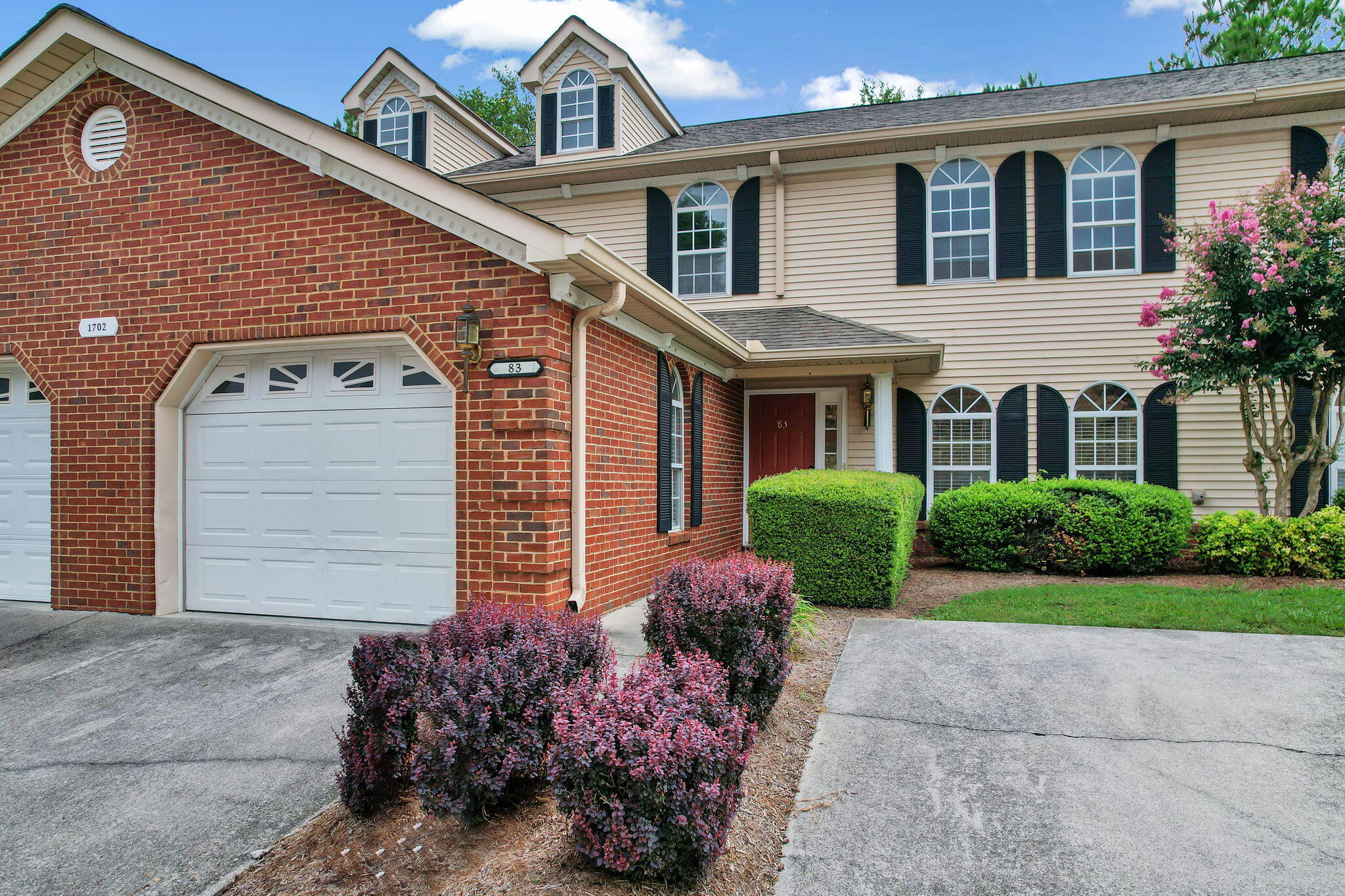 1702 Chestnut Oak Drive, Unit 83 — photo