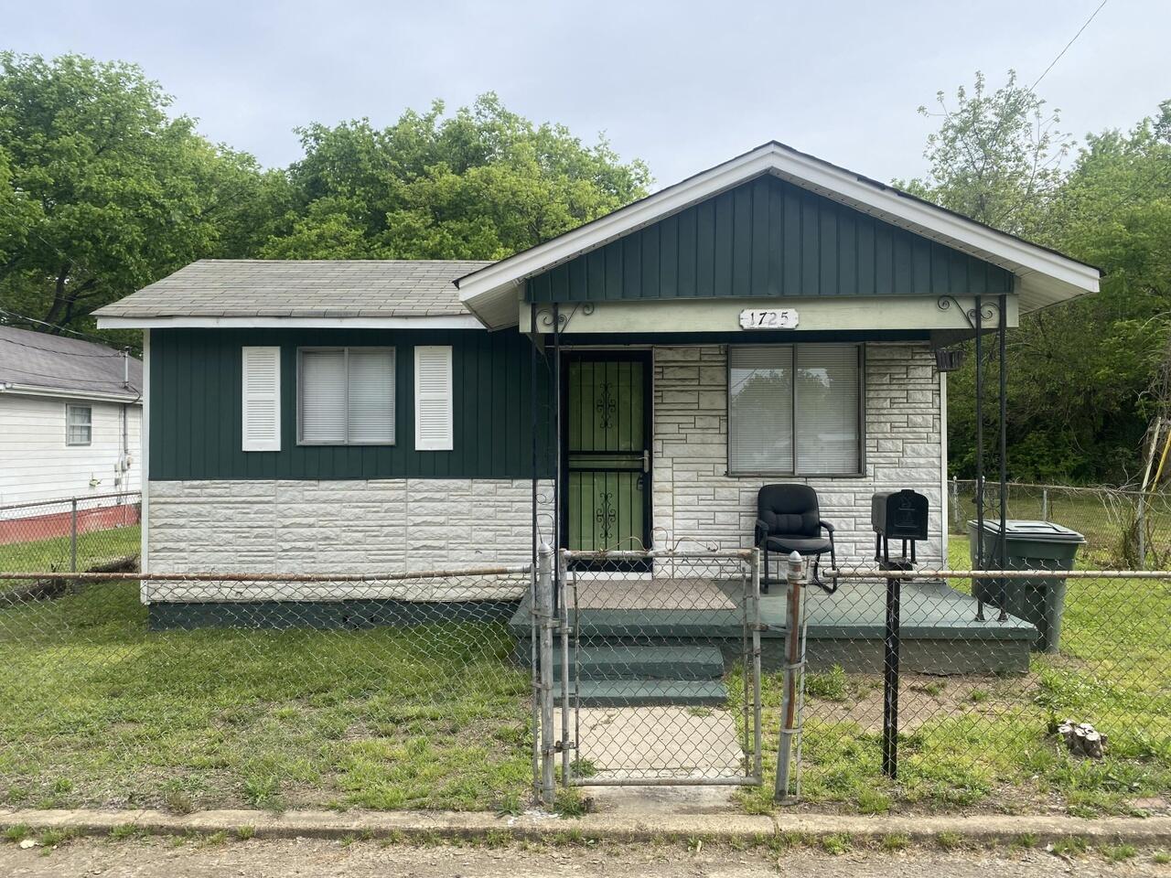 1725 Newton Street — photo
