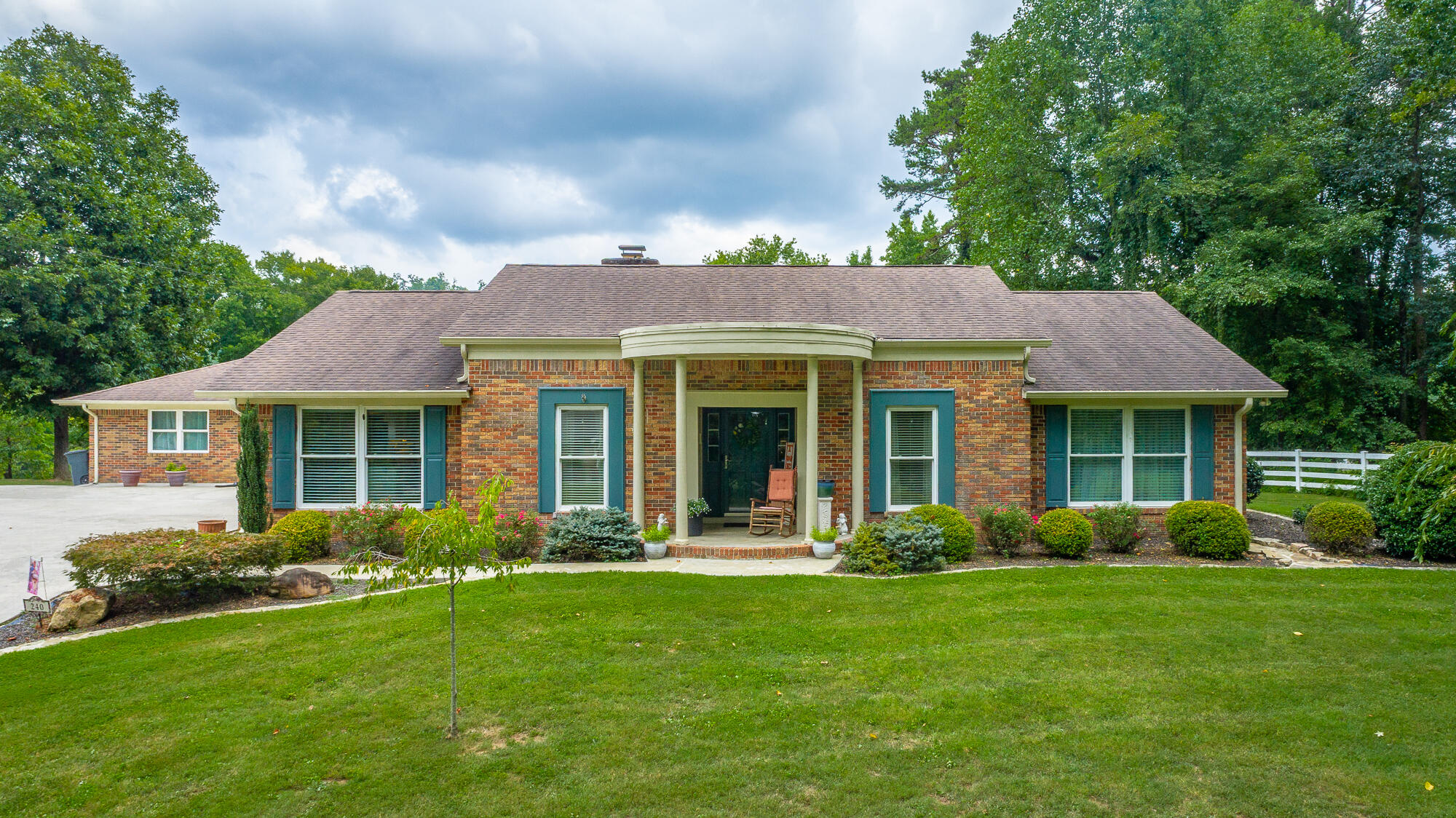 240 Horseshoe Circle — photo
