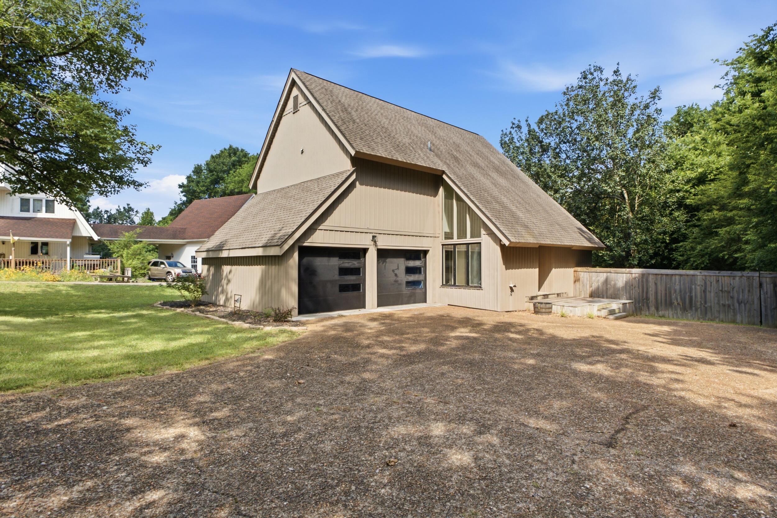 3557 Brandon Lane NE — photo