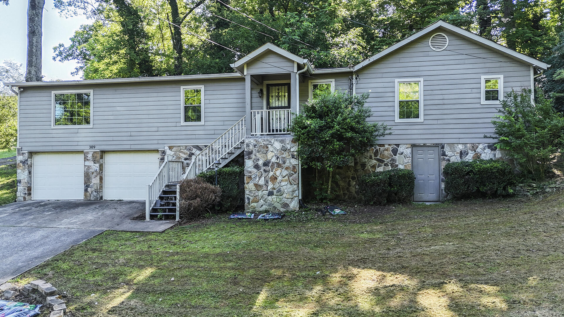 309 W Crest Road — photo