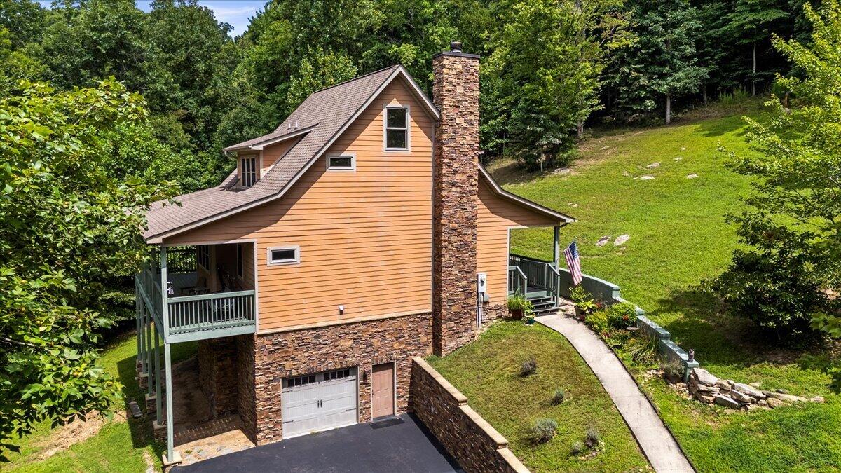 678 Deep Woods Drive — photo