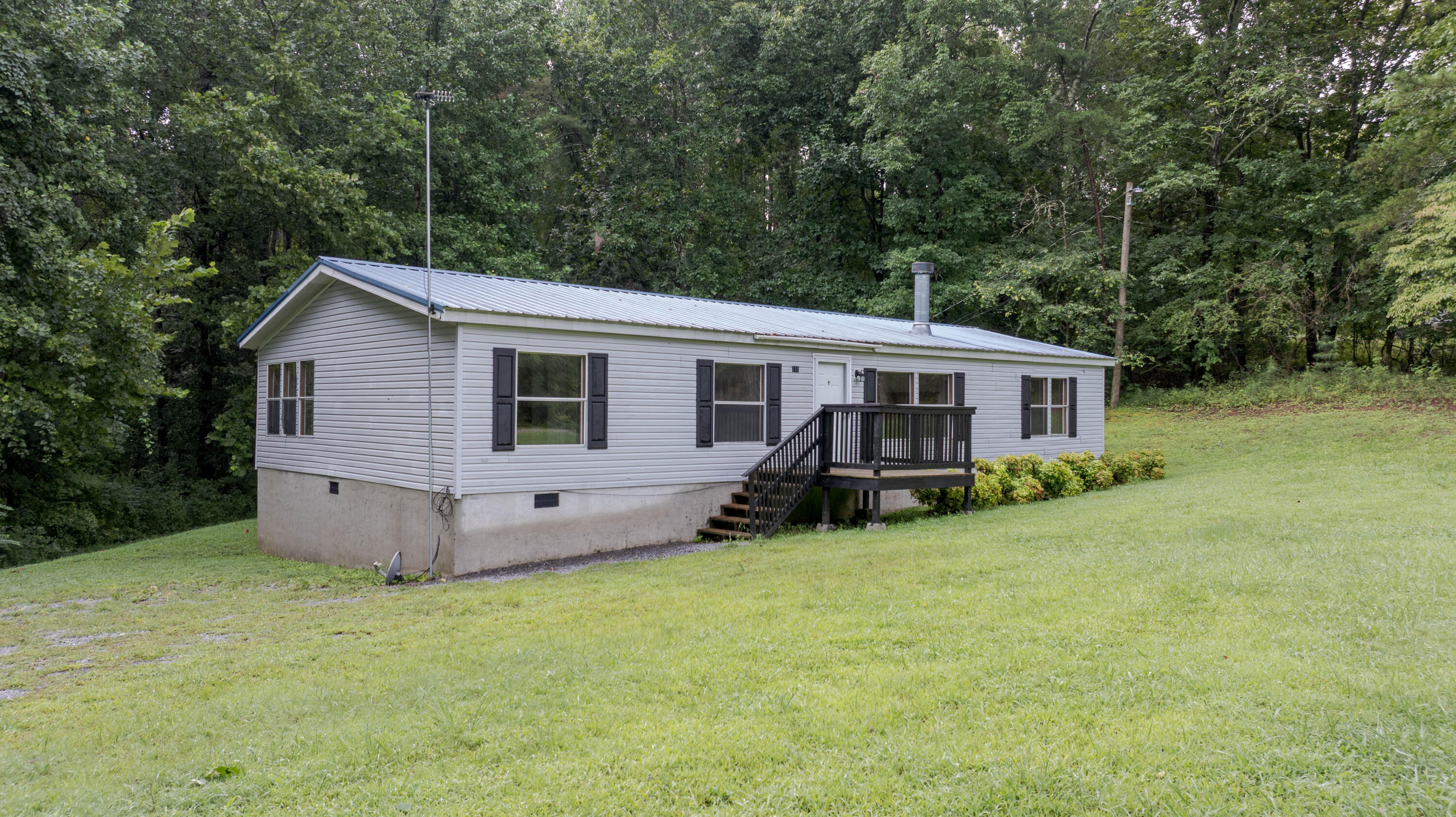 316 Len Mar Road — photo