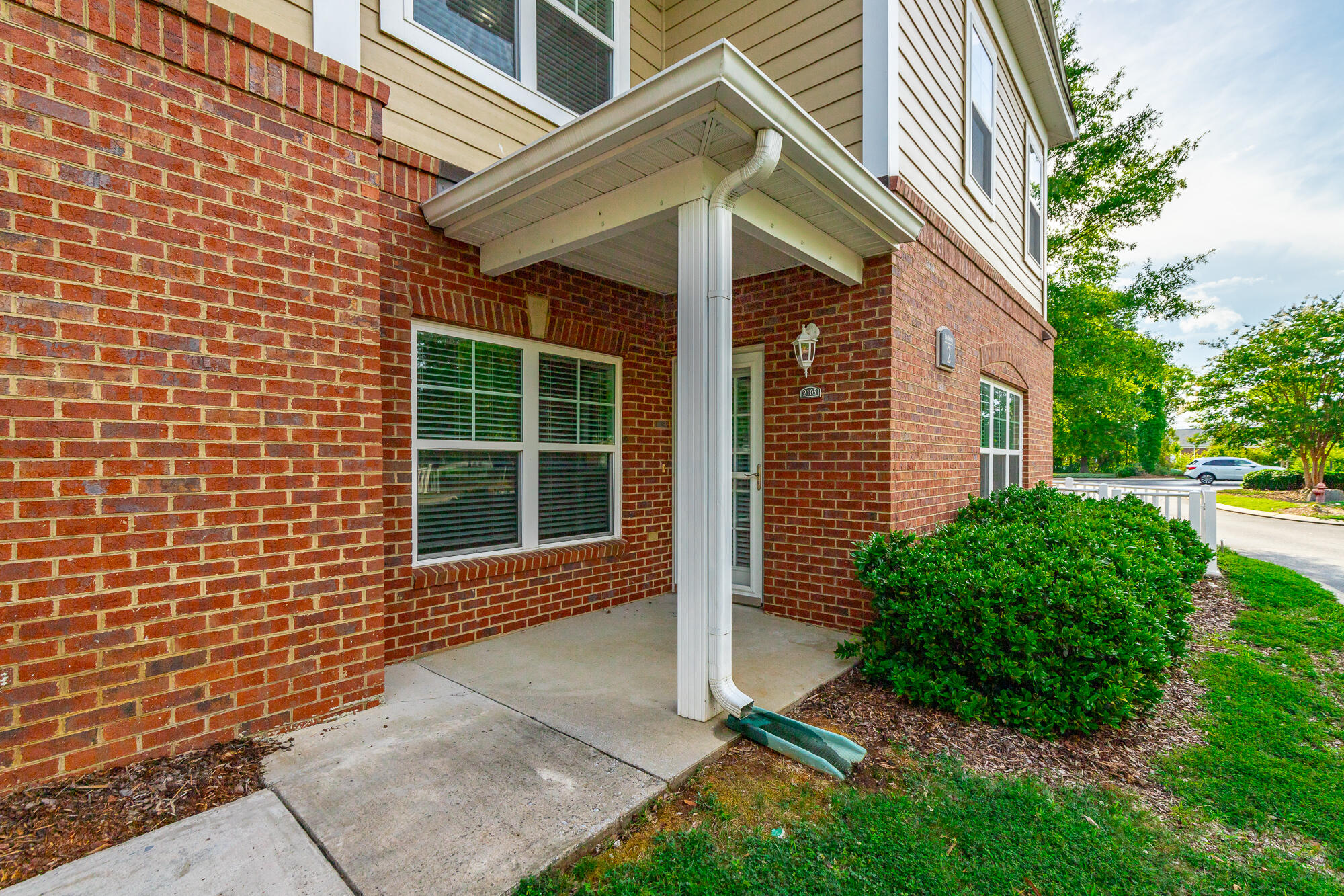 2105 Regency Court — photo