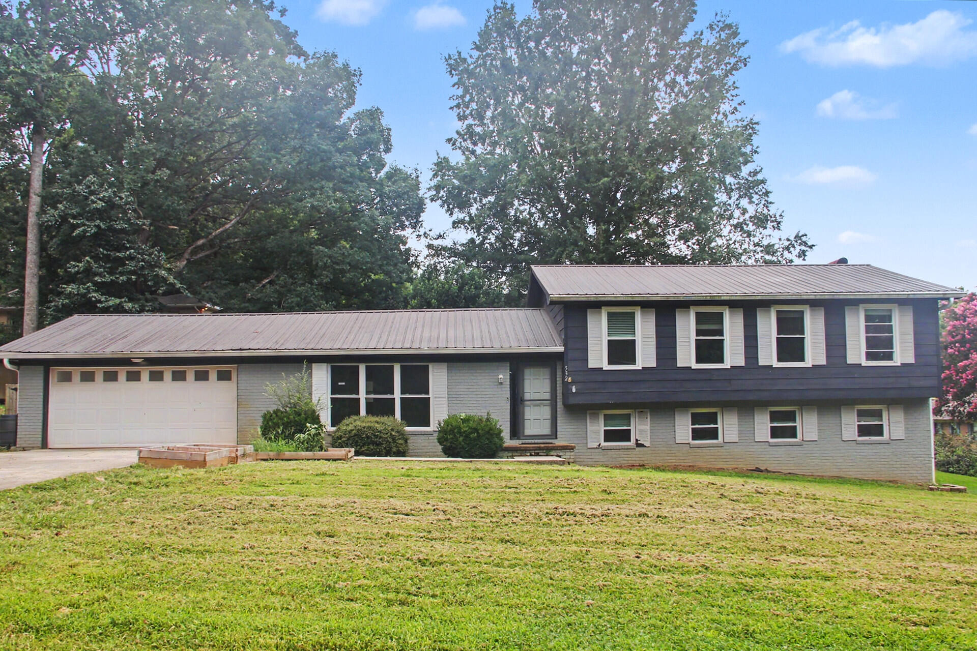 532 Hunter Trail NE — photo