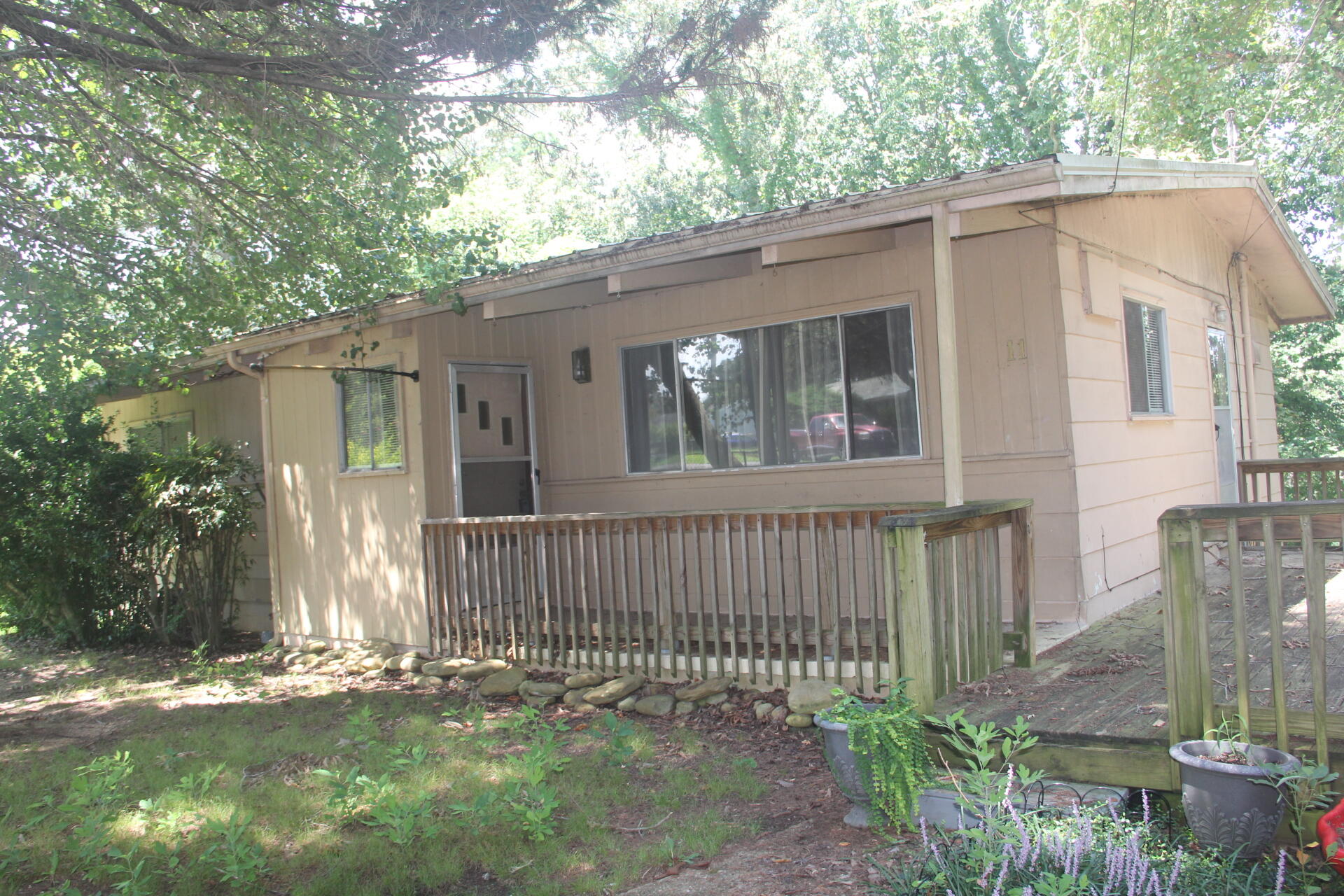 11 Gail Circle — photo
