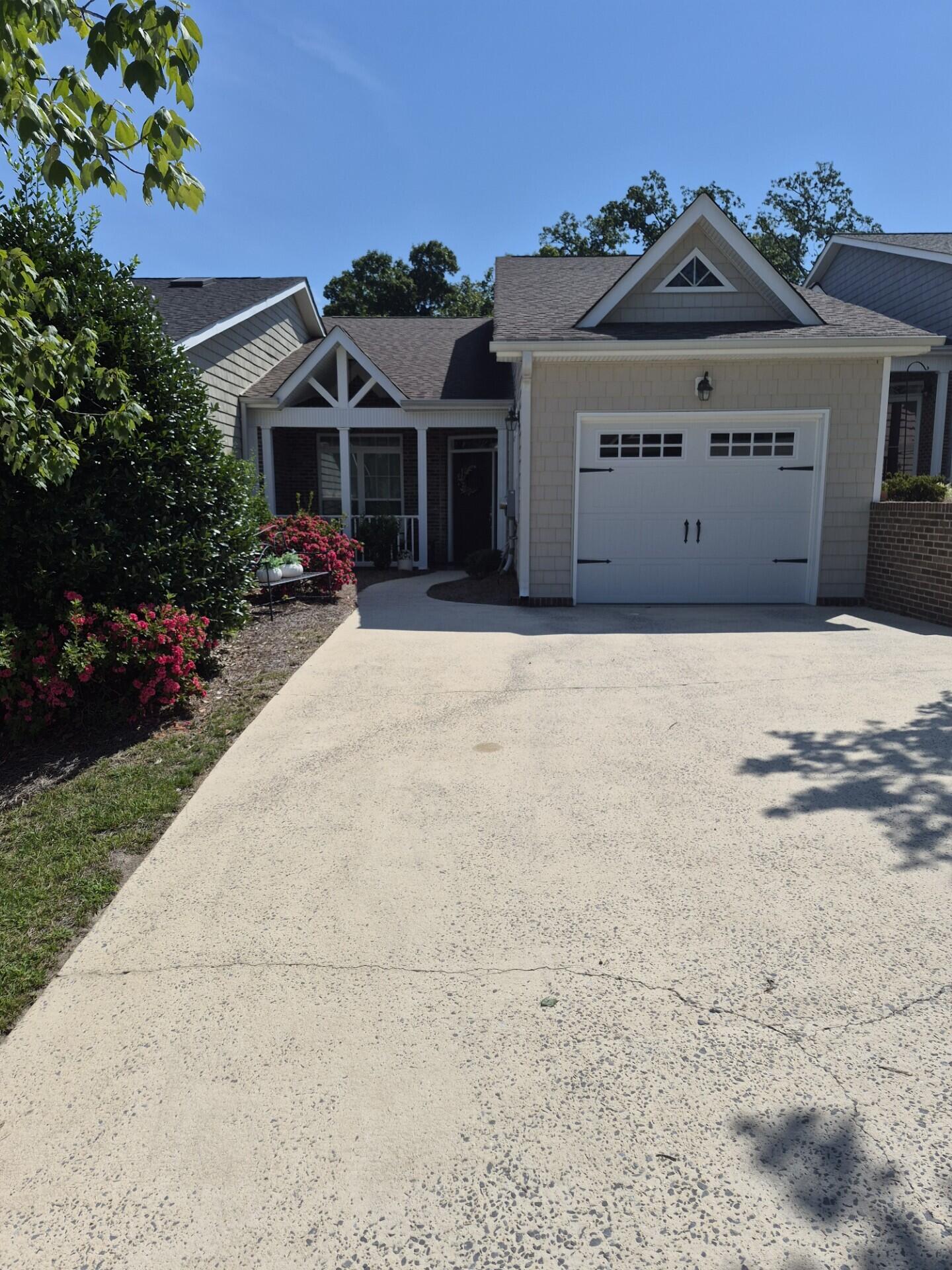 121 Hillhouse Lane — photo