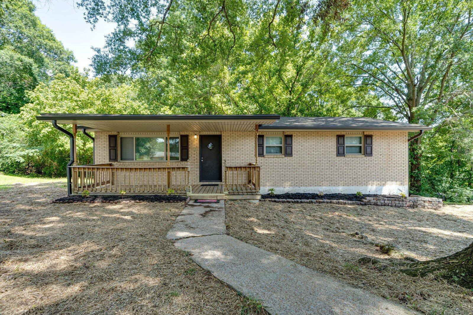 6 Canary Lane — photo