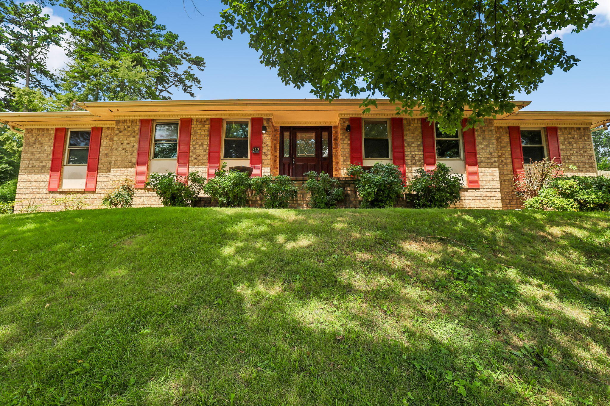 913 Belvoir Hills Circle — photo