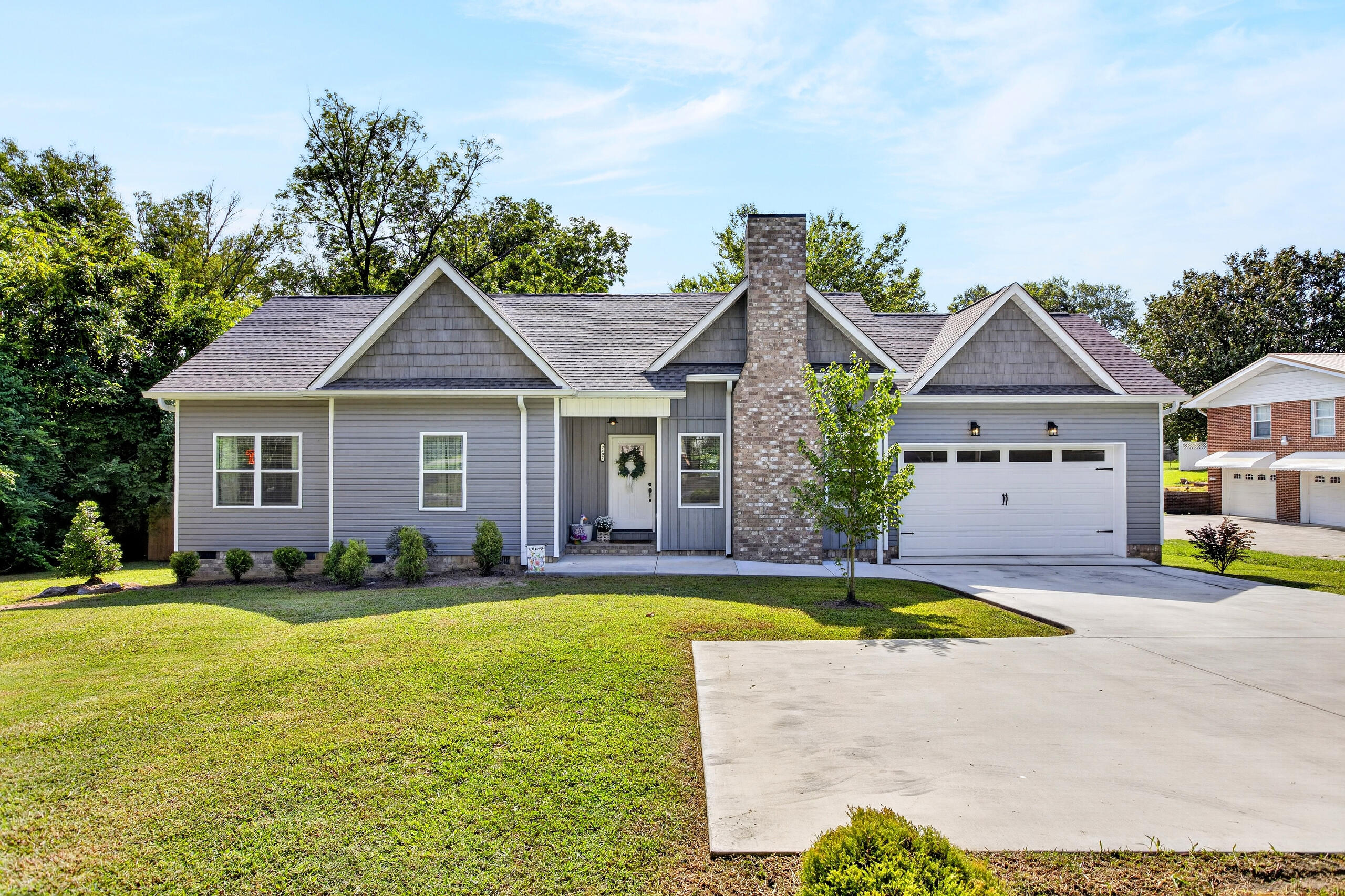 2102 Peerless Road NW — photo