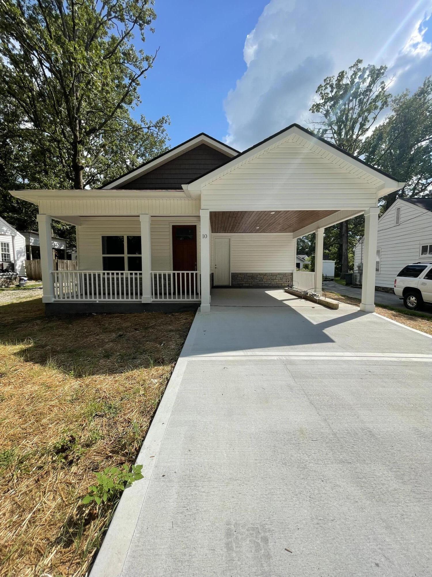 10 Charles Drive — photo