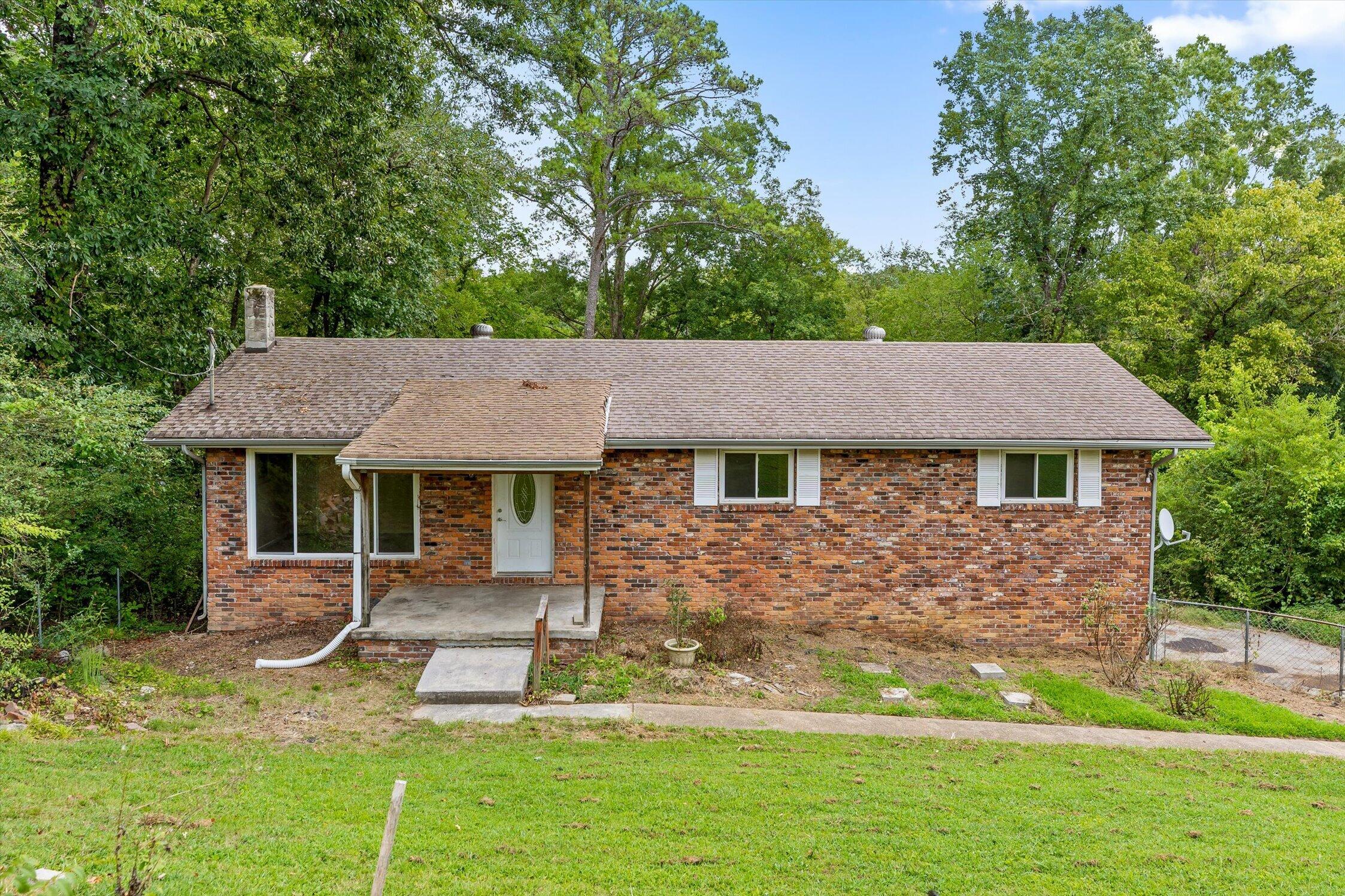 1128 Iris Drive — photo