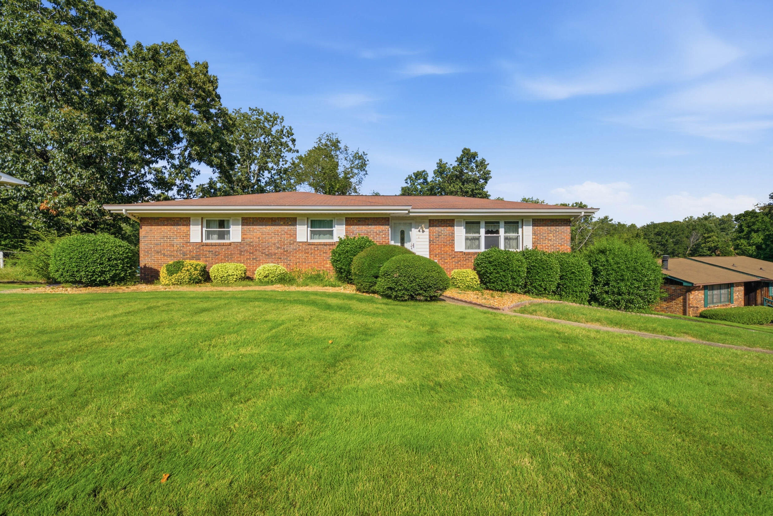 5912 Northwoods Drive — photo