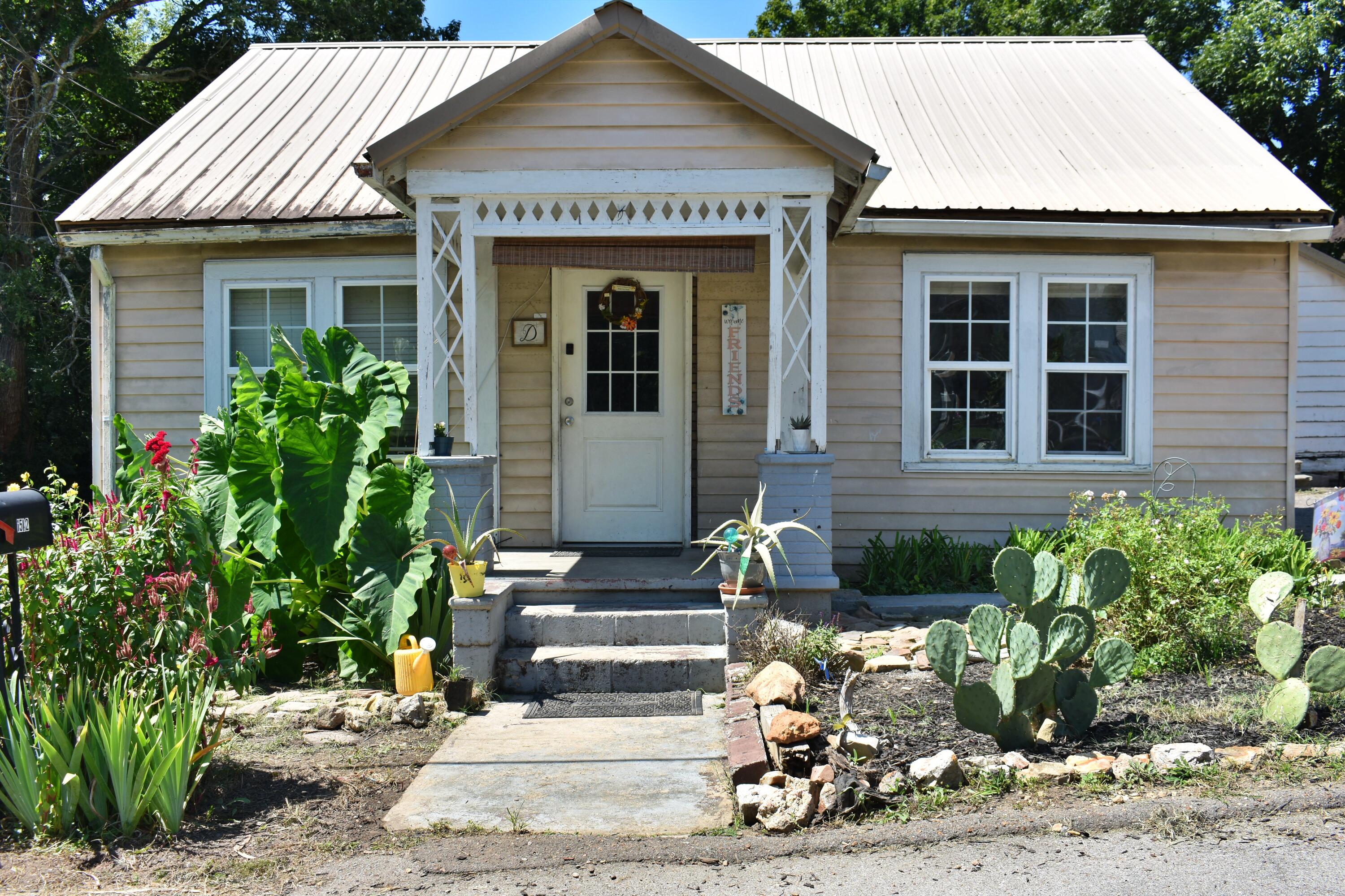 1512 Adams Street — photo