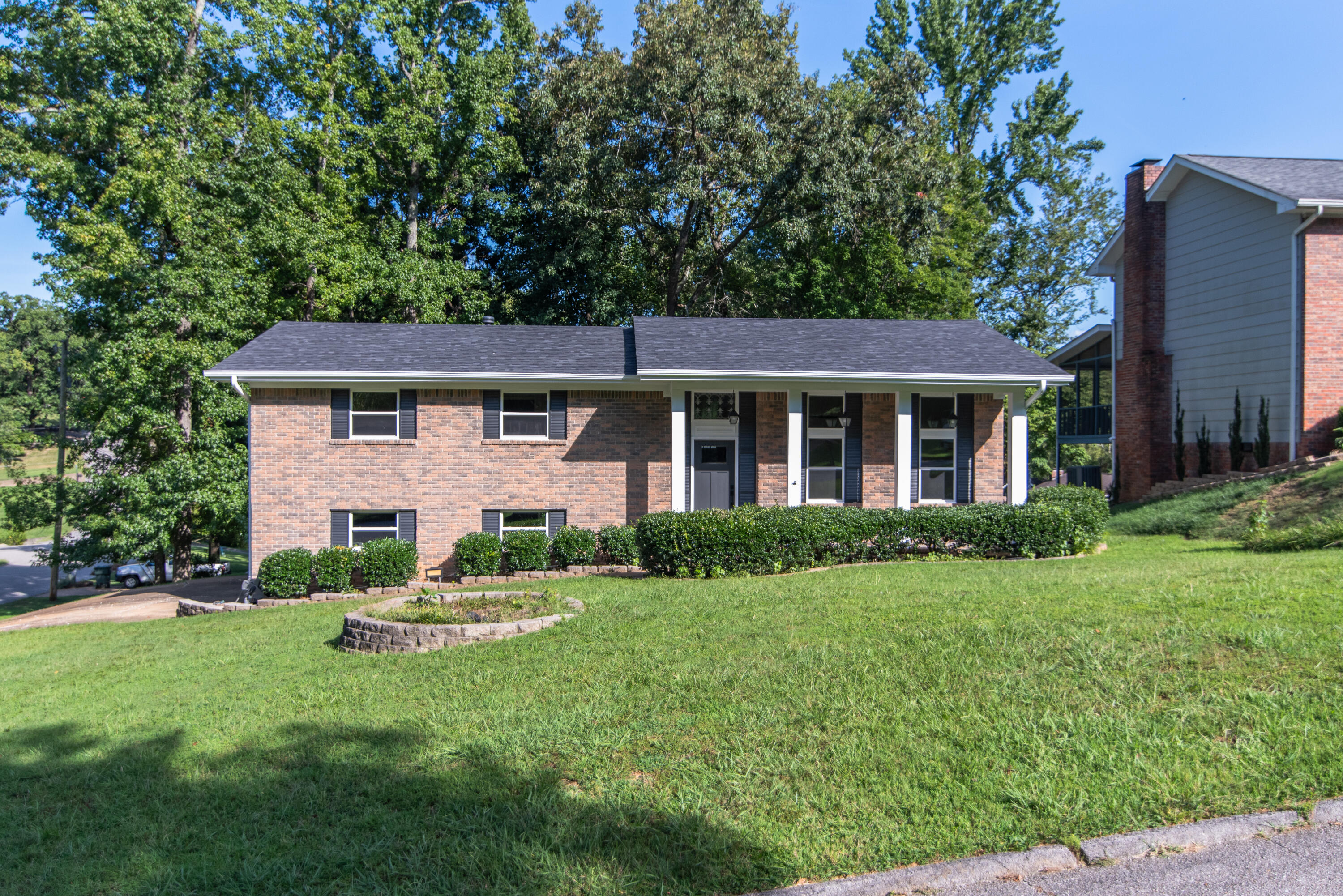 1634 Lakemont Drive — photo