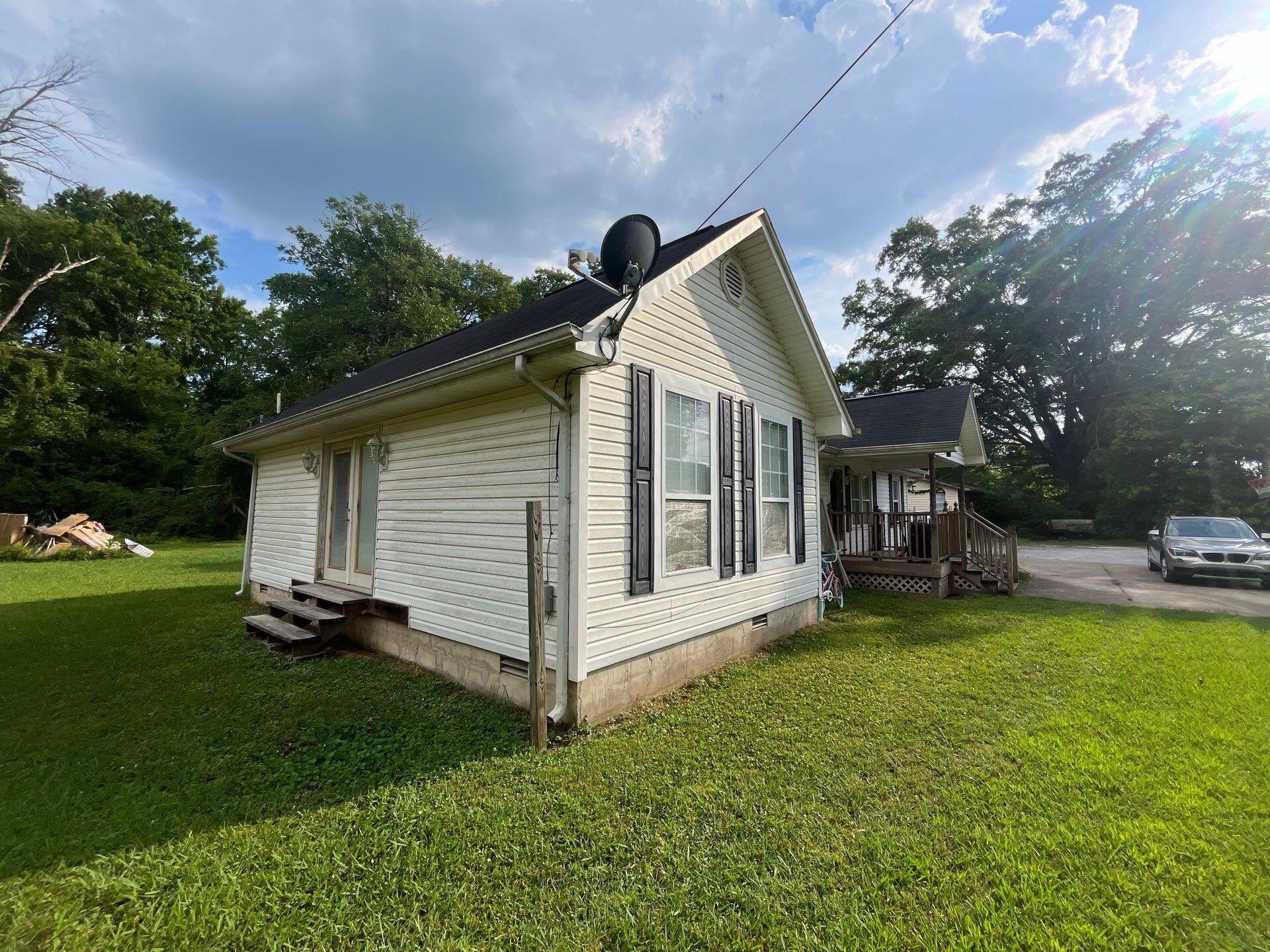 2132 Georgia 136 — photo