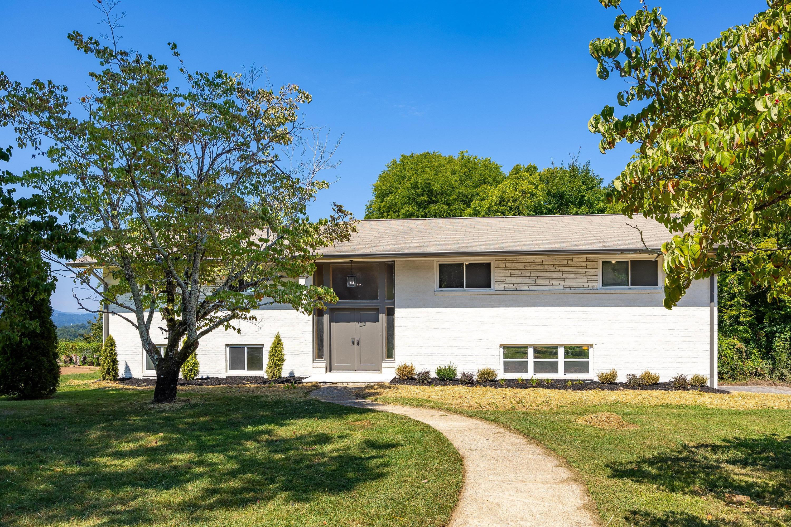 1031 Panorama Drive — photo