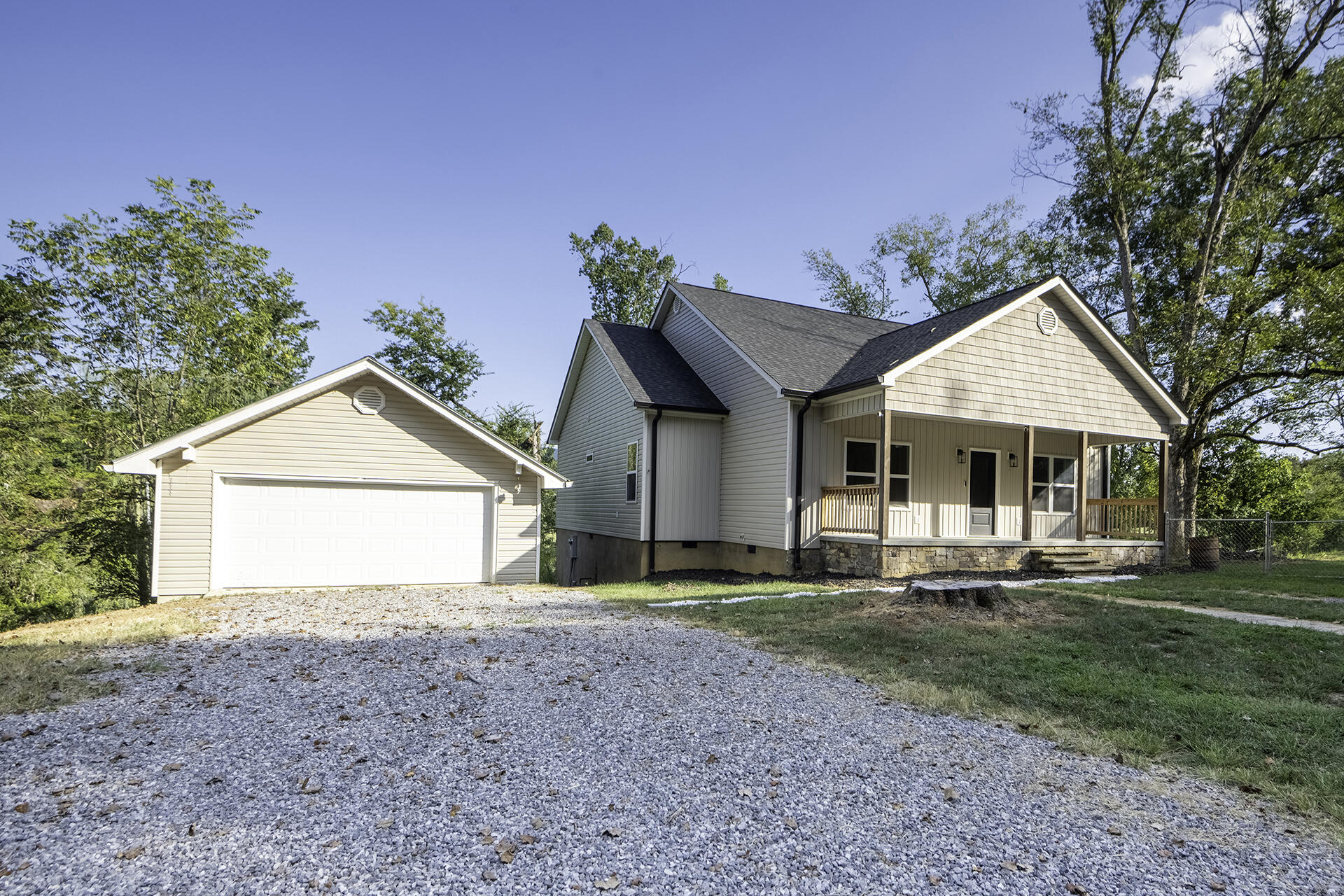 5746 Old State Highway 28 — photo