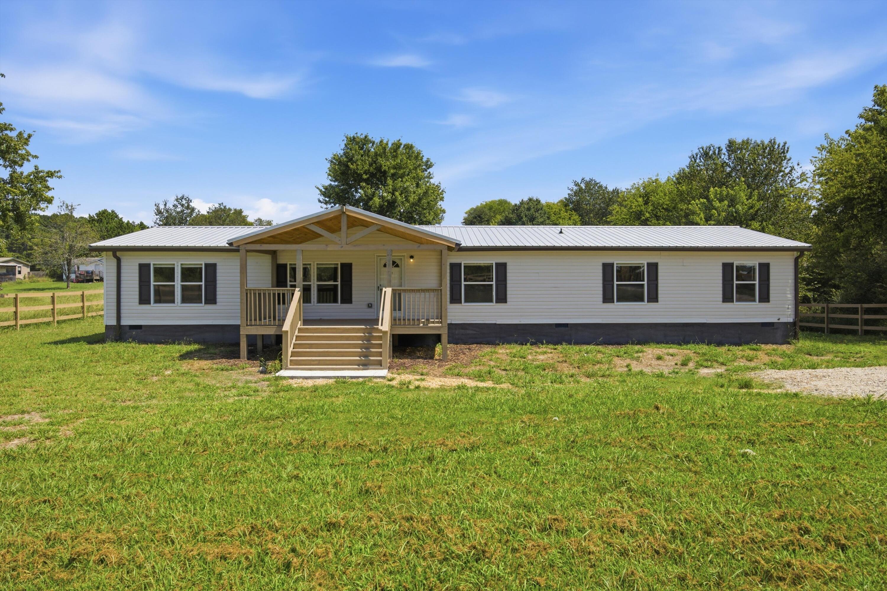 773 Brackett Road NE — photo