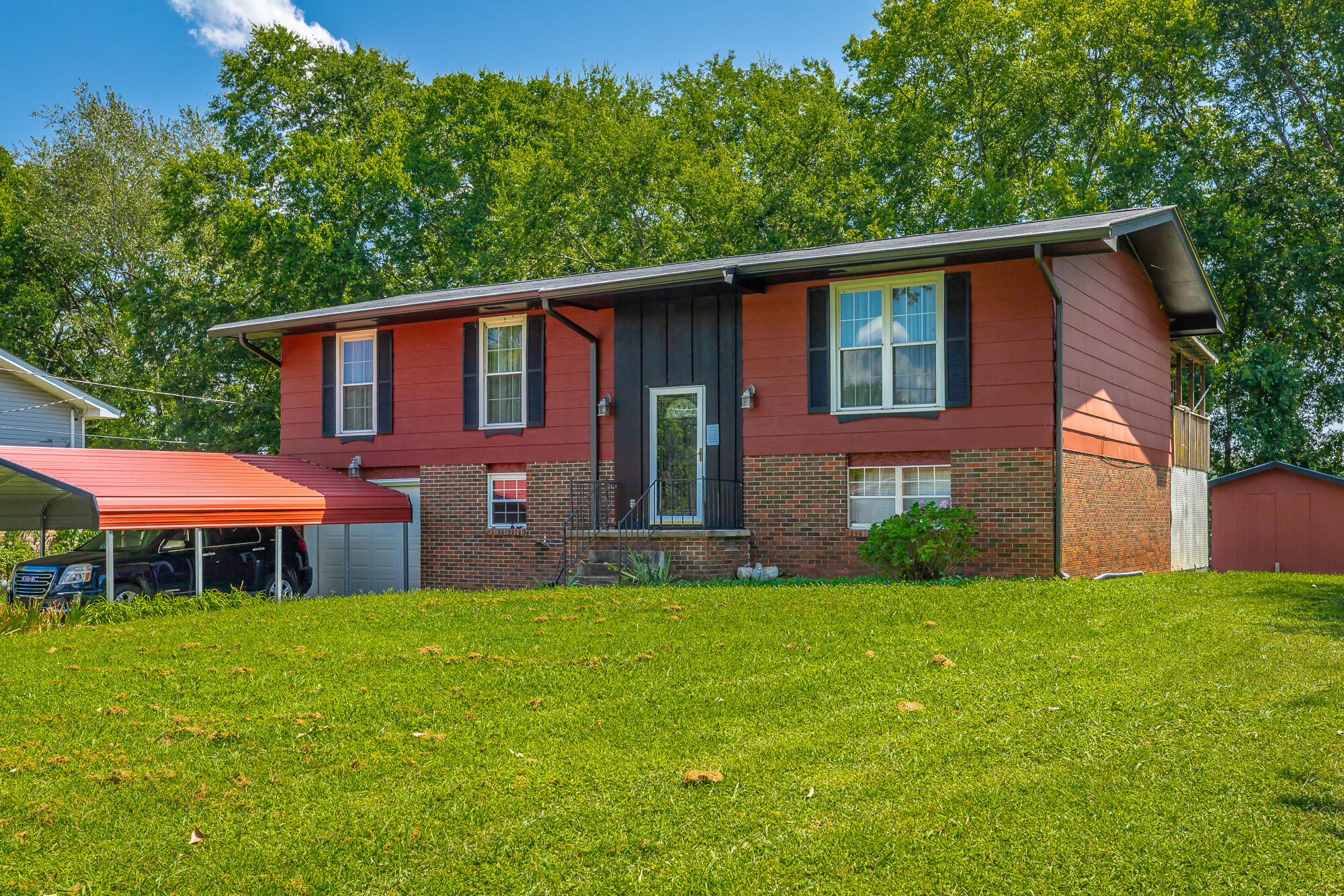 1344 Cenora Lane — photo