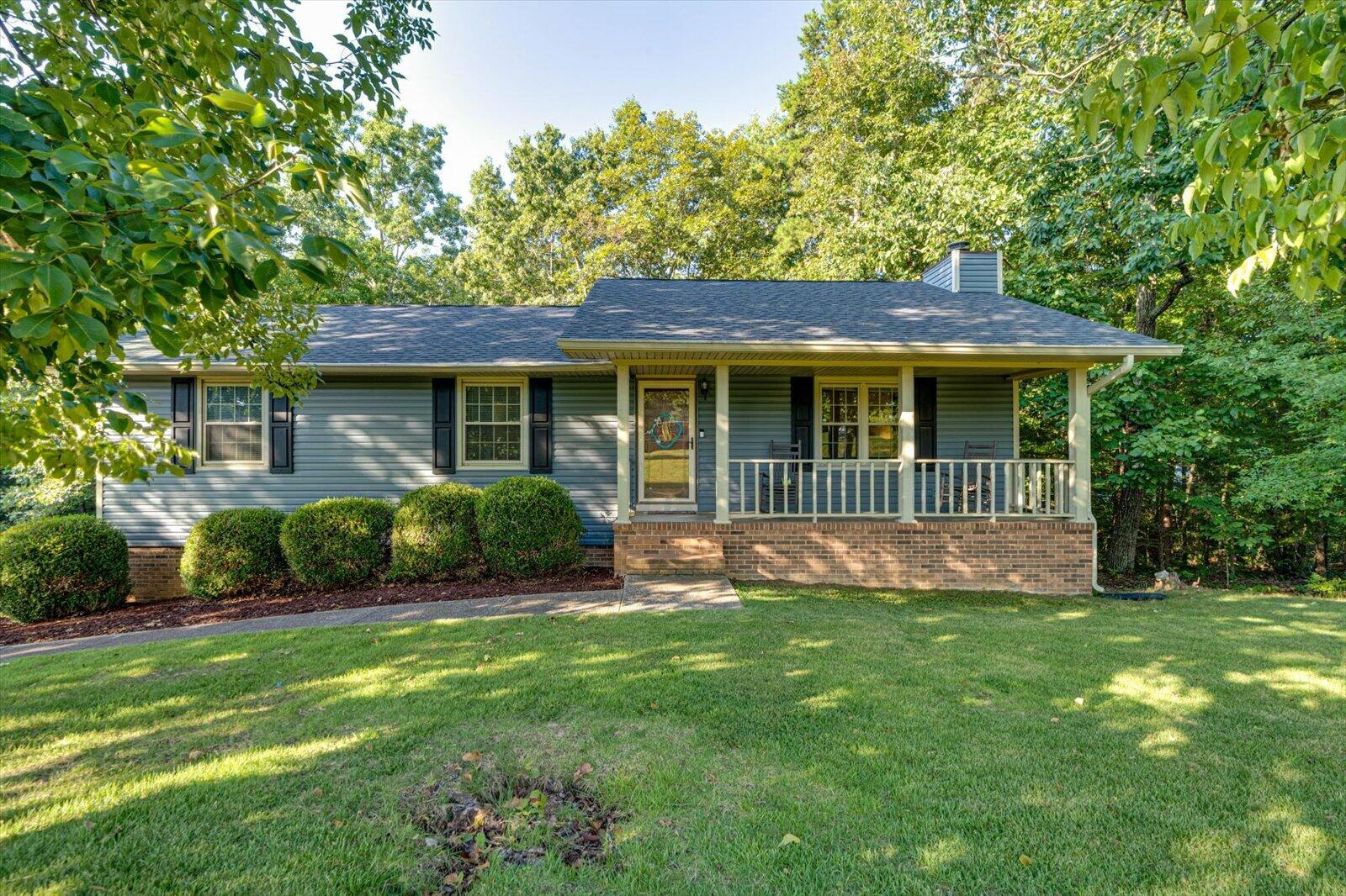 663 Castleview Drive — photo
