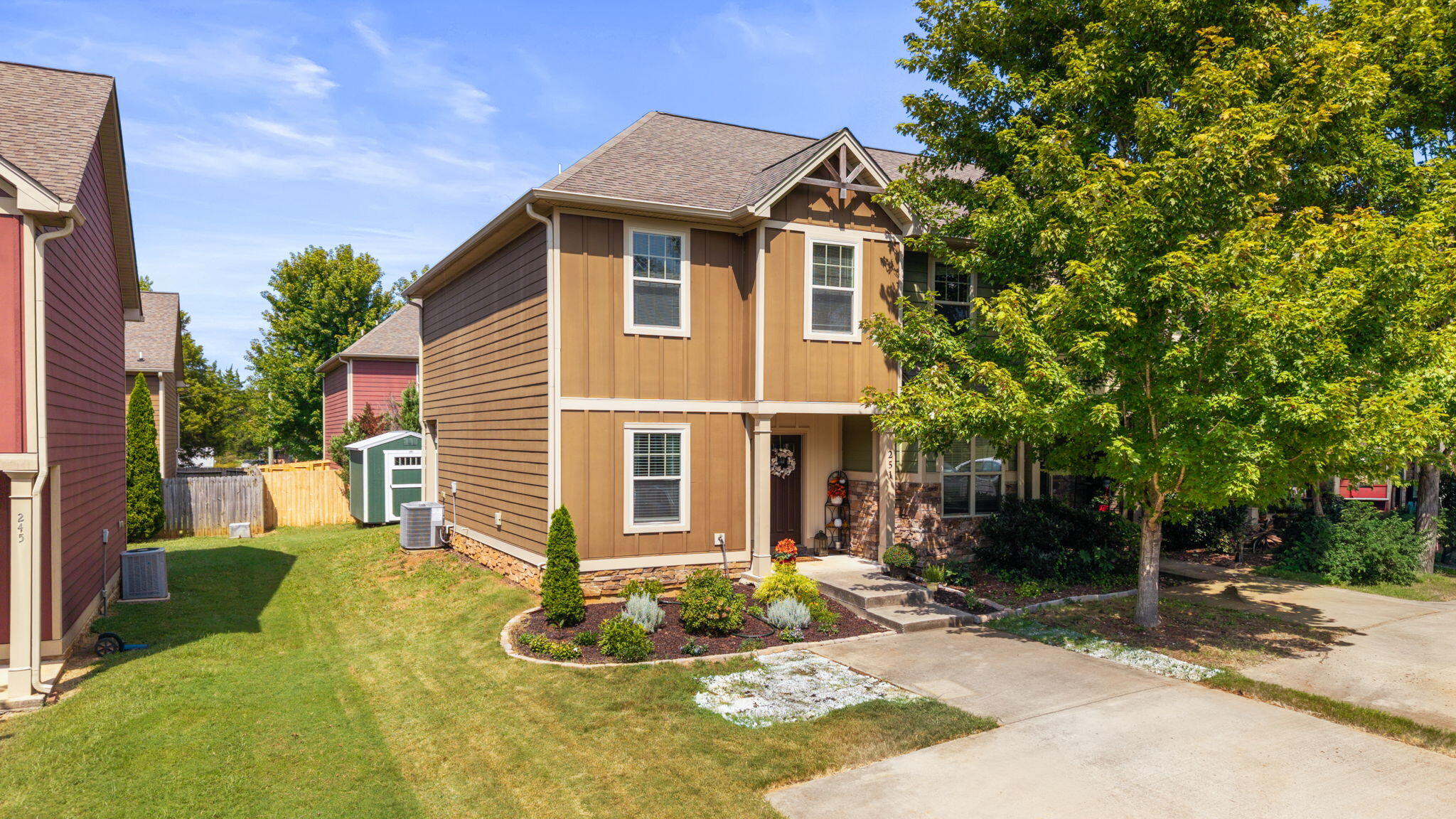 251 Sharon Drive NE — photo